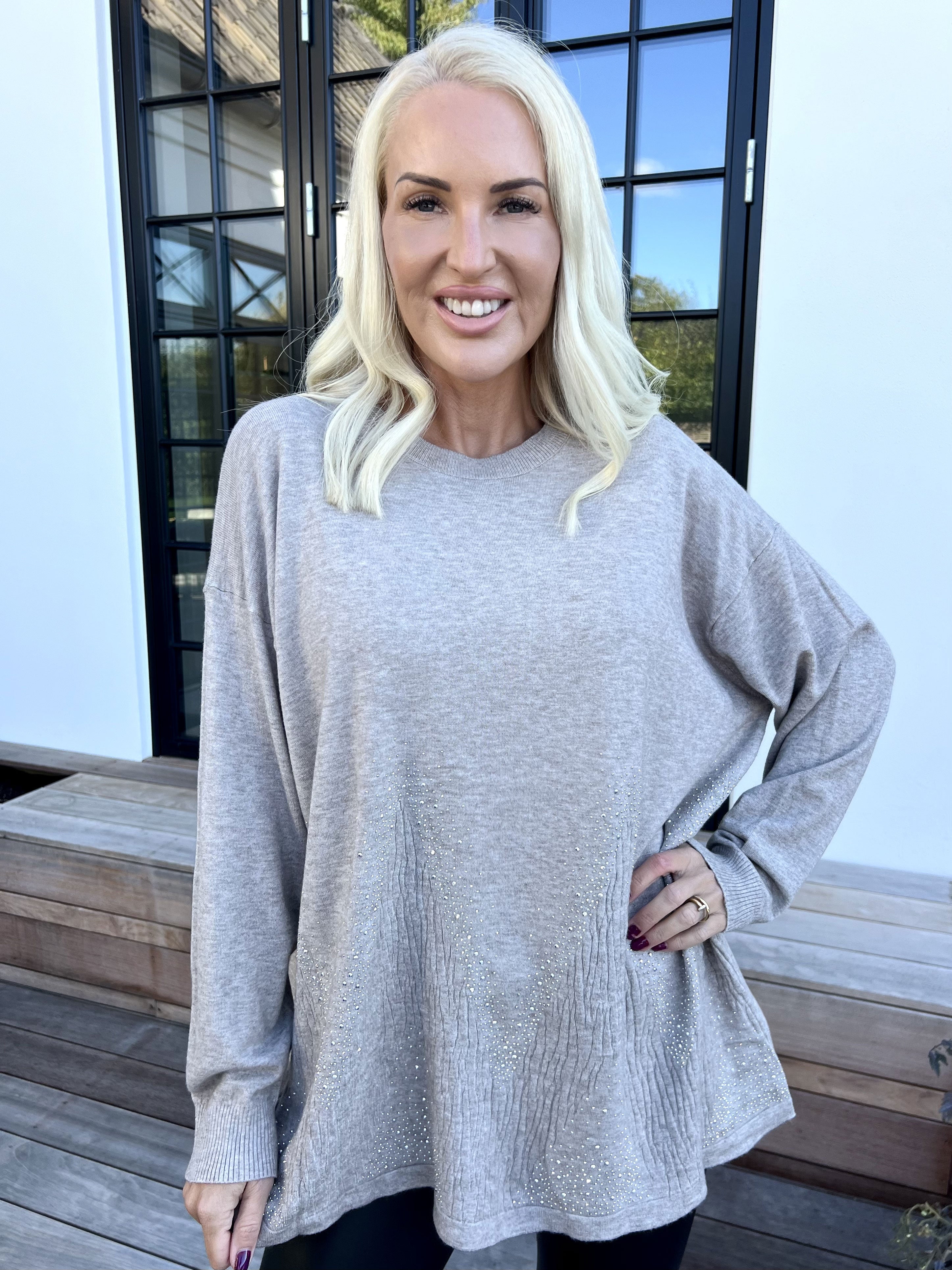 Ellrun - Blød strikbluse med zigzag af similisten i bunden