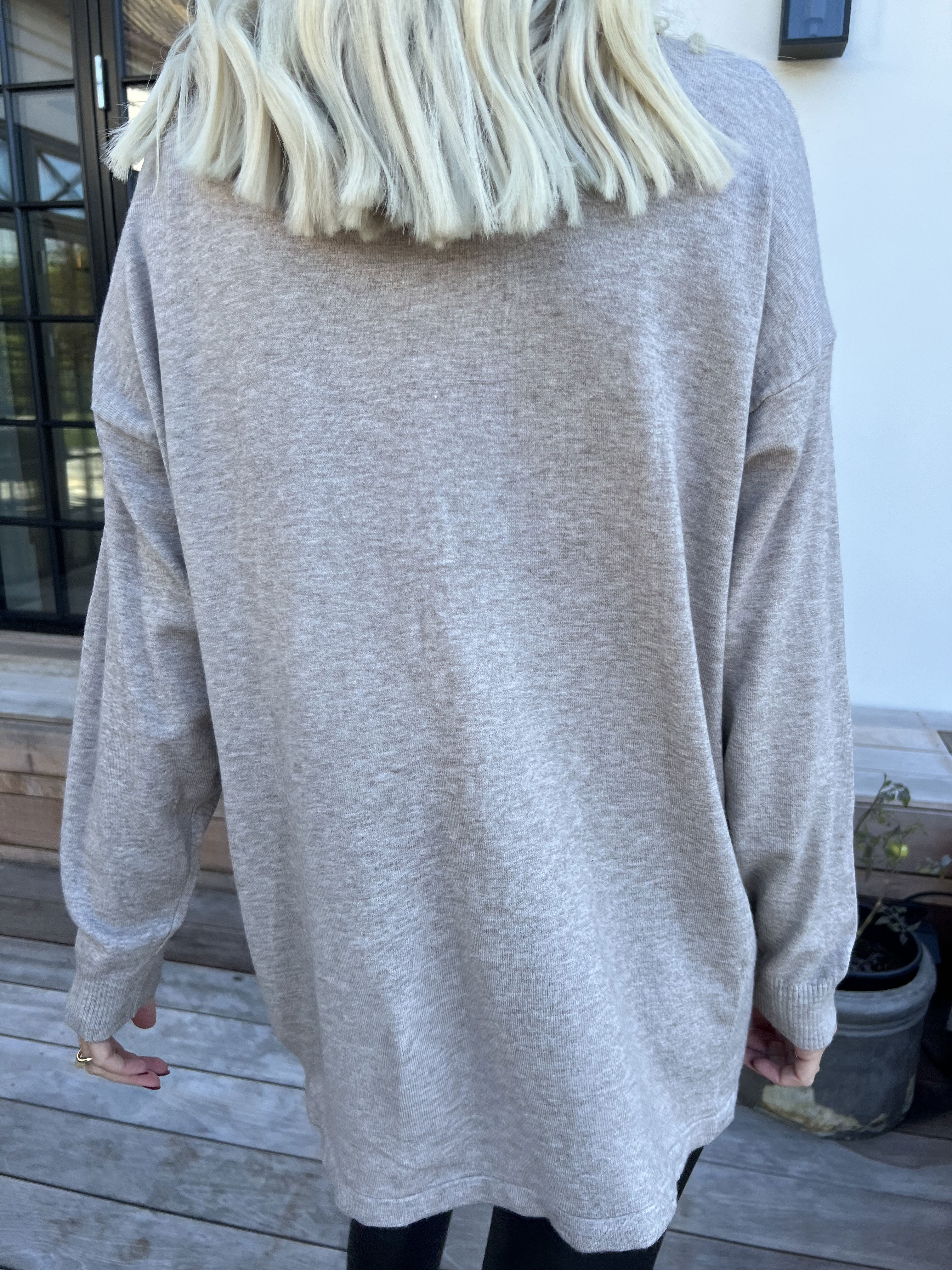 Ellrun - Blød strikbluse med zigzag af similisten i bunden