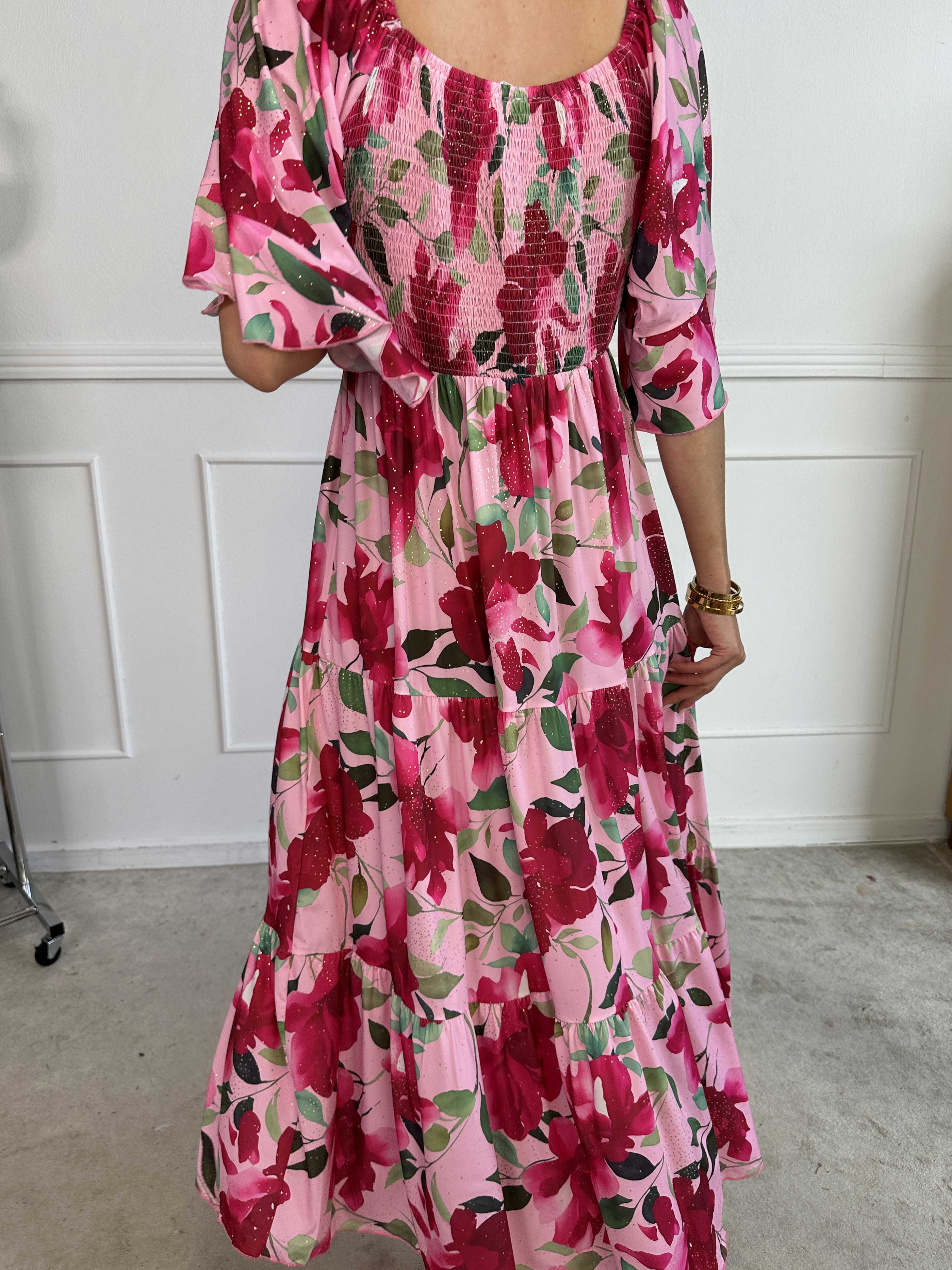 Elna Fiore - Blomstret elastisk kjole med smock over brystet