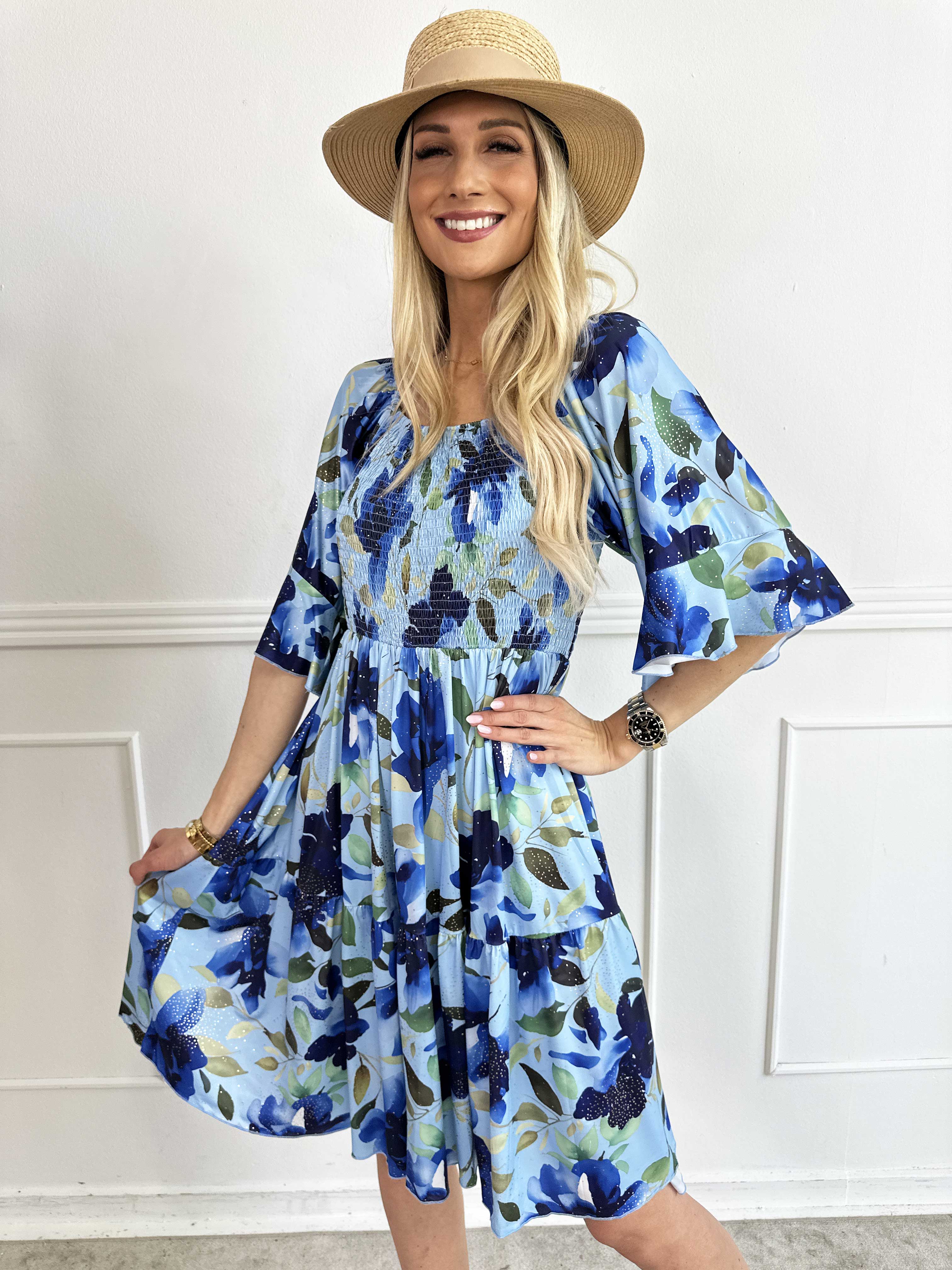 Elna Fiore Short - Blomstret elastisk kjole med smock over brystet