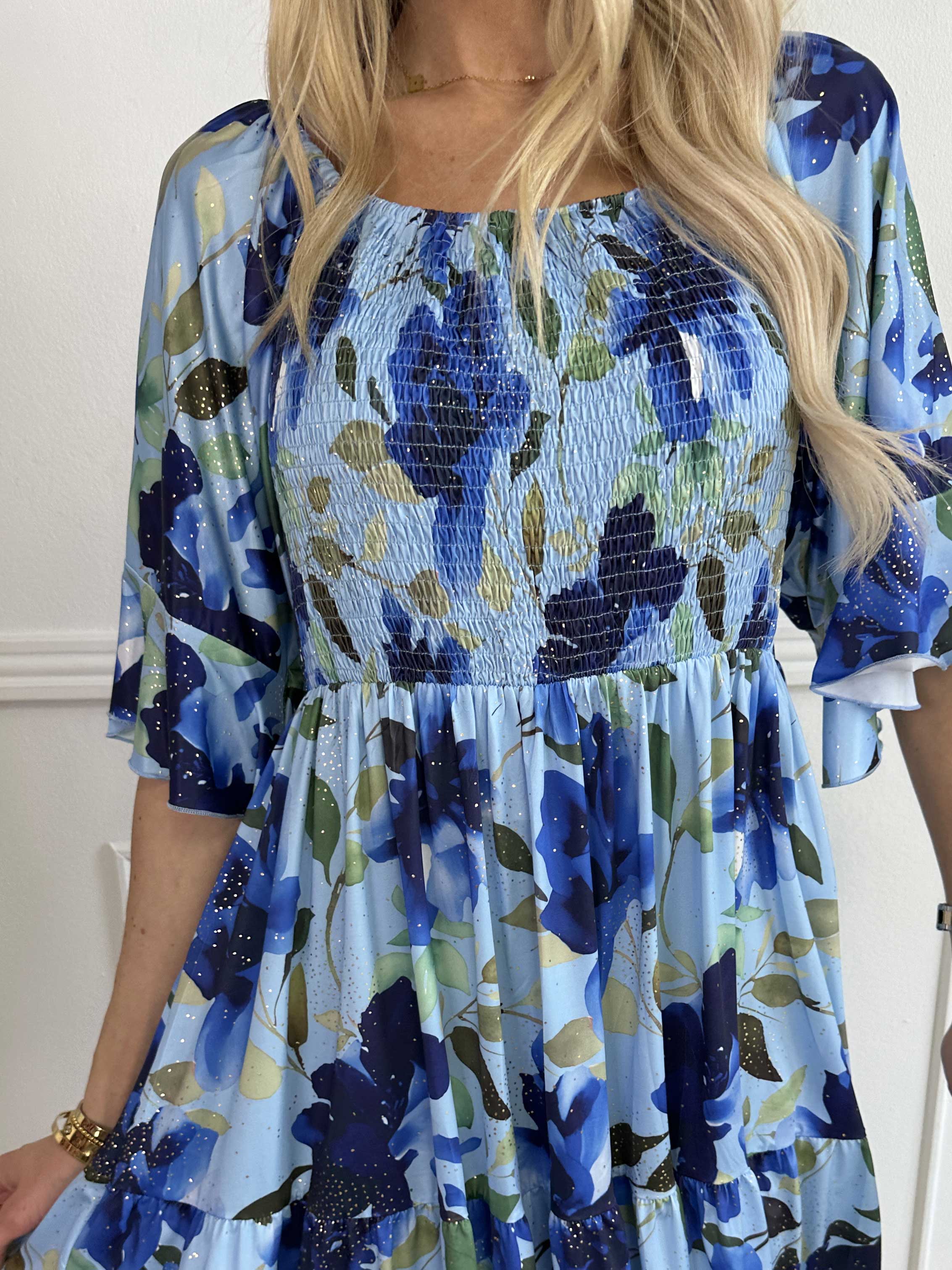 Elna Fiore Short - Blomstret elastisk kjole med smock over brystet