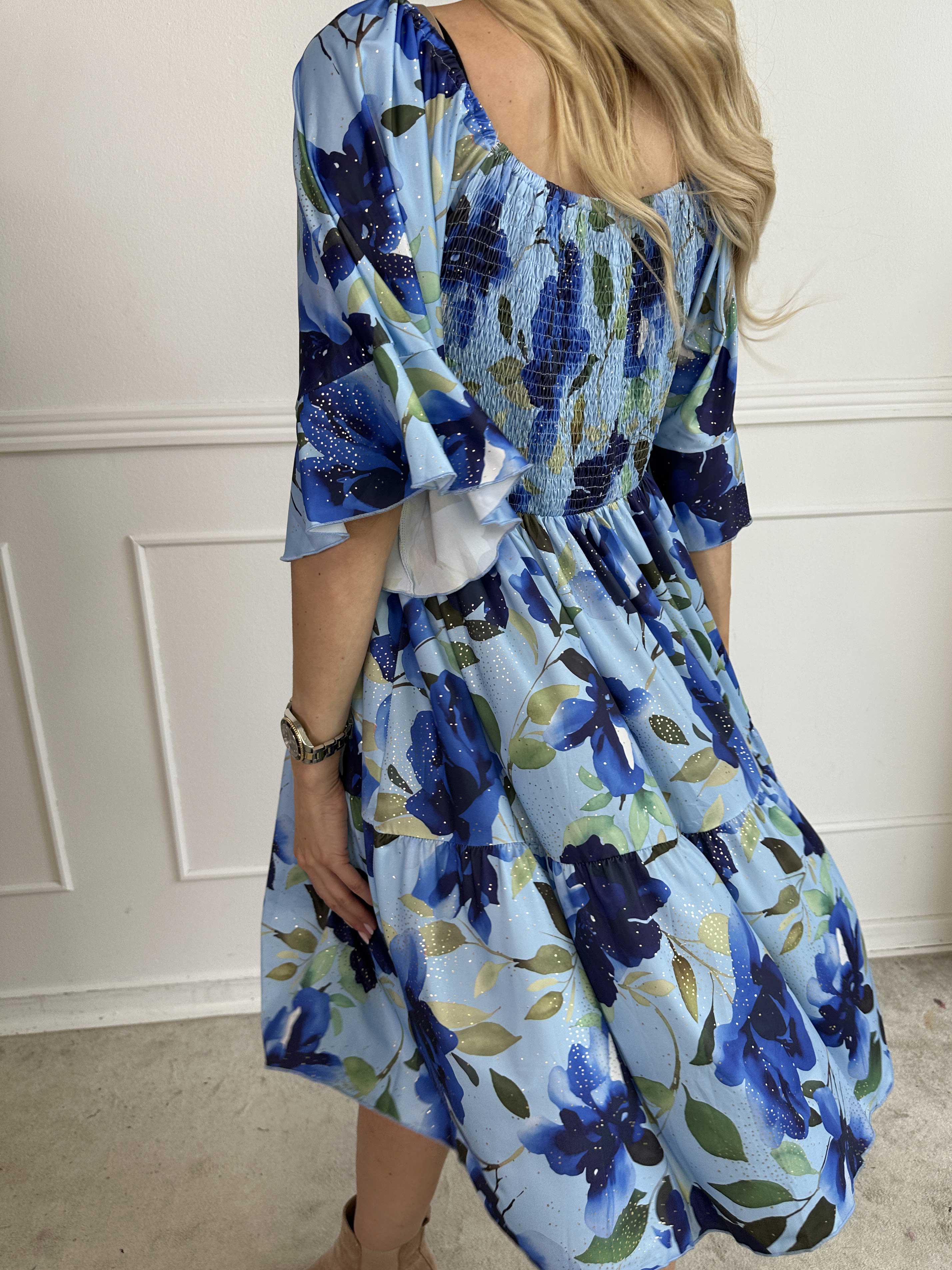 Elna Fiore Short - Blomstret elastisk kjole med smock over brystet