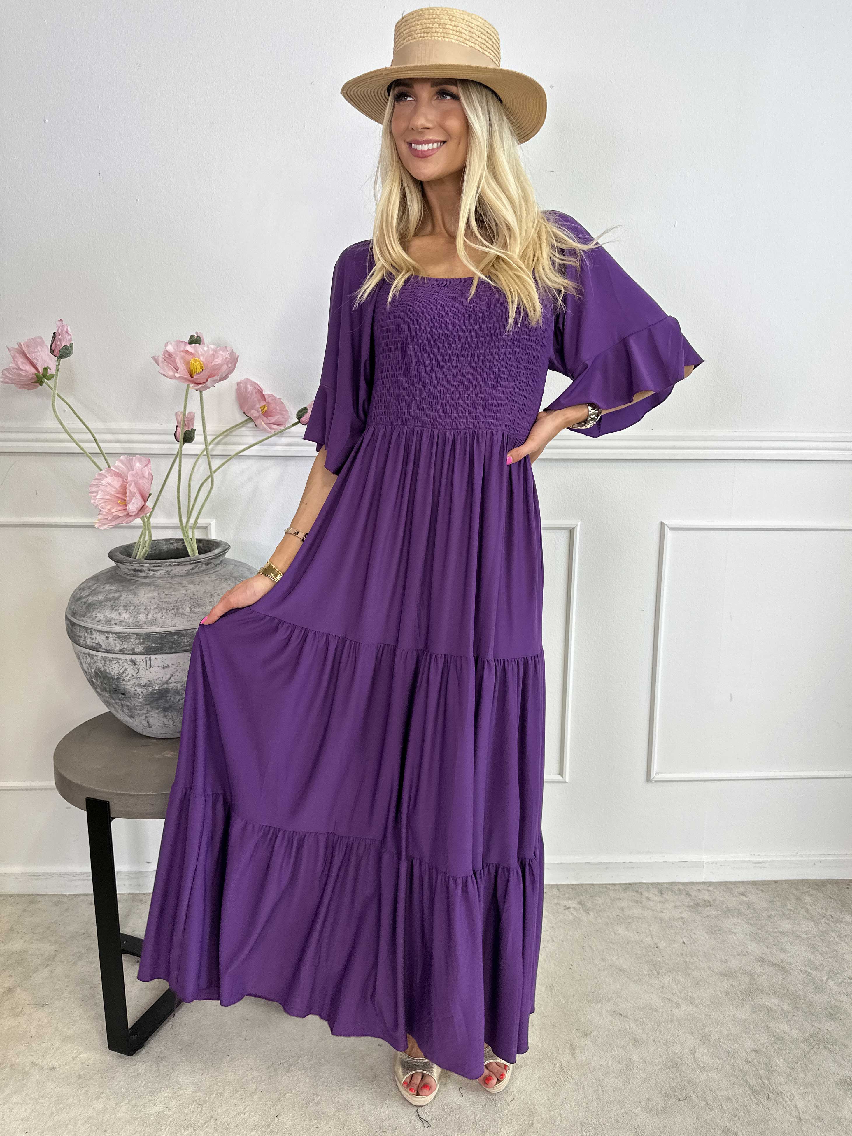 Elna Plain - Lang elastisk plain kjole med smock over brystet