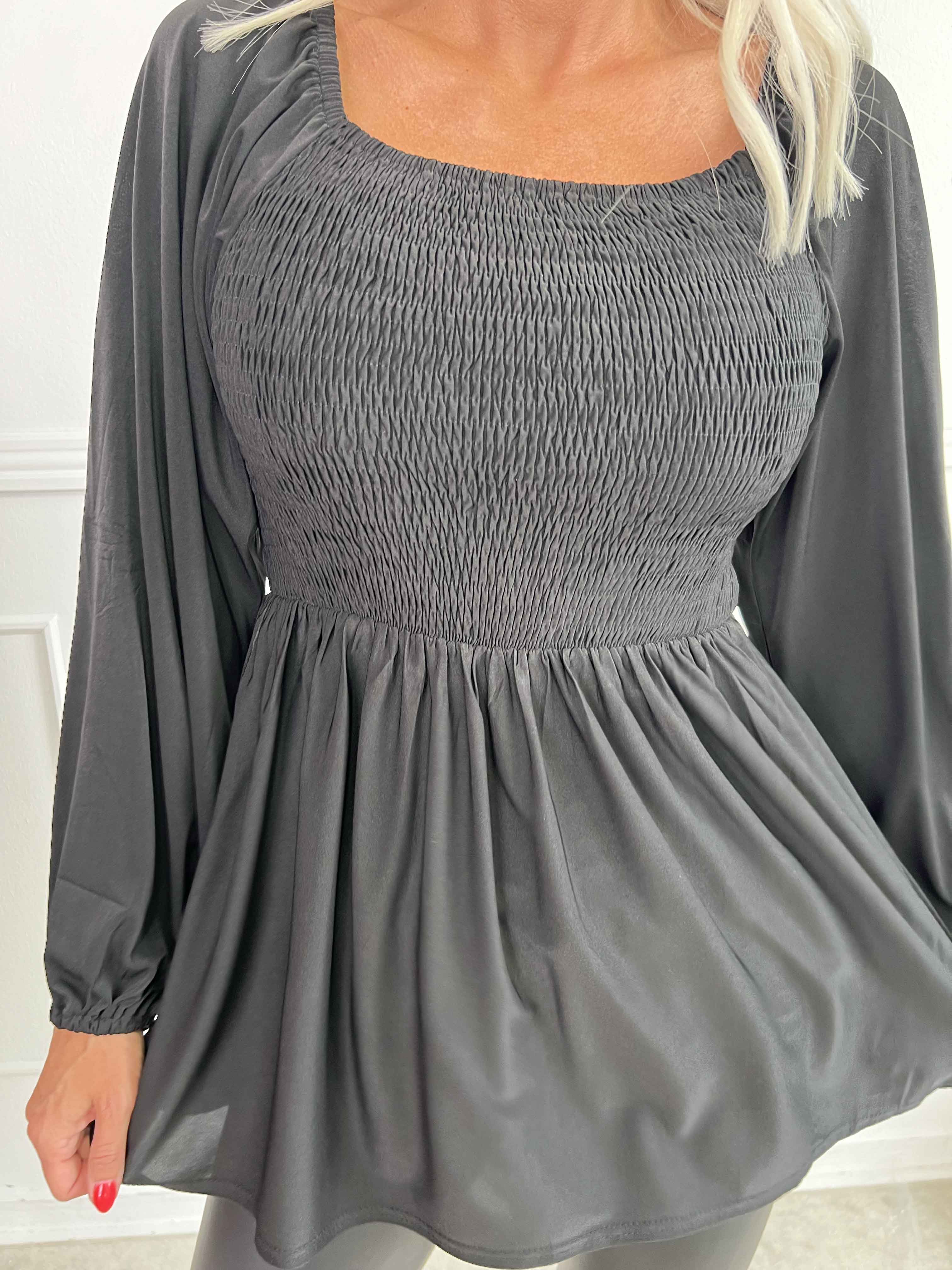 Elna Plain Shirt L/S - Elastisk bluse med smock over brystet