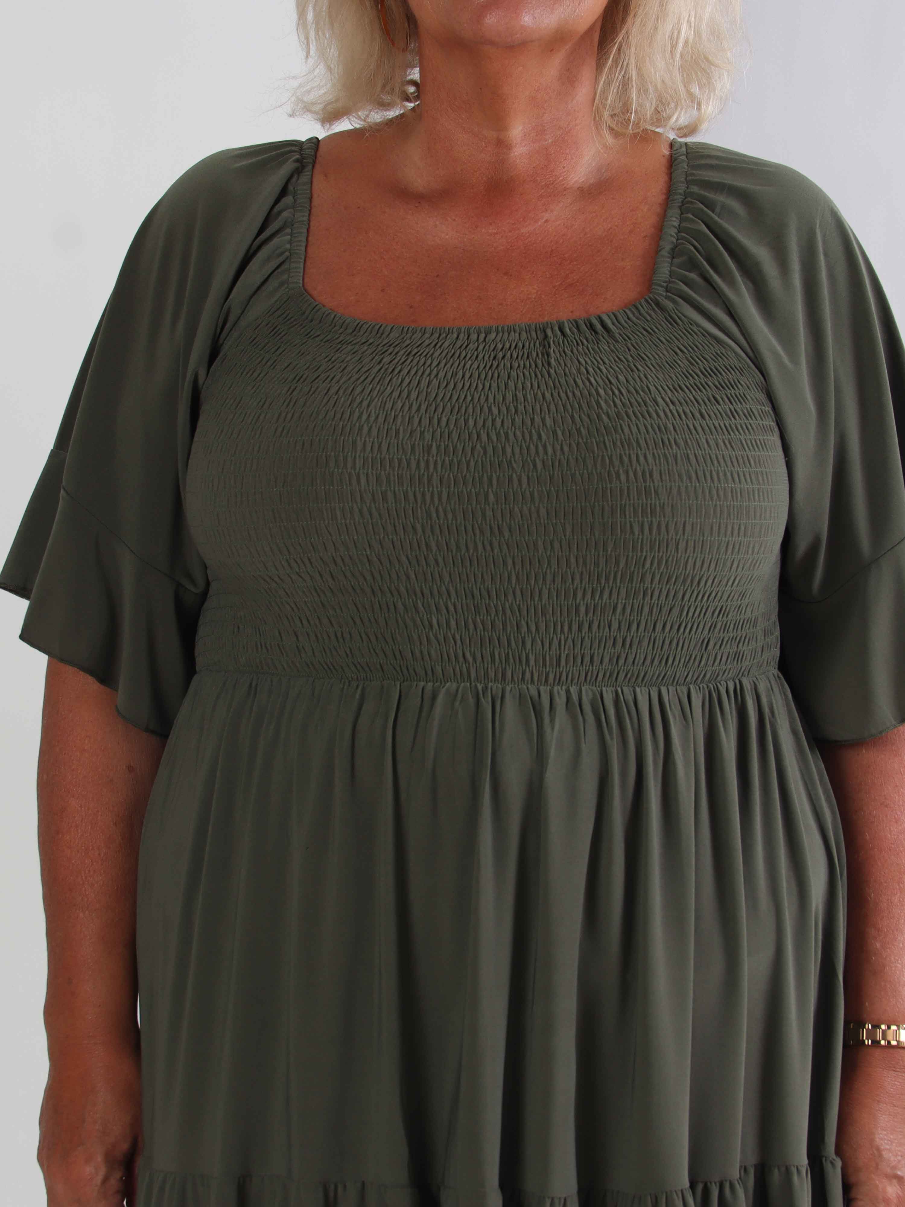 Elna Plain Short - Elastisk plain plus size kjole med smock over brystet