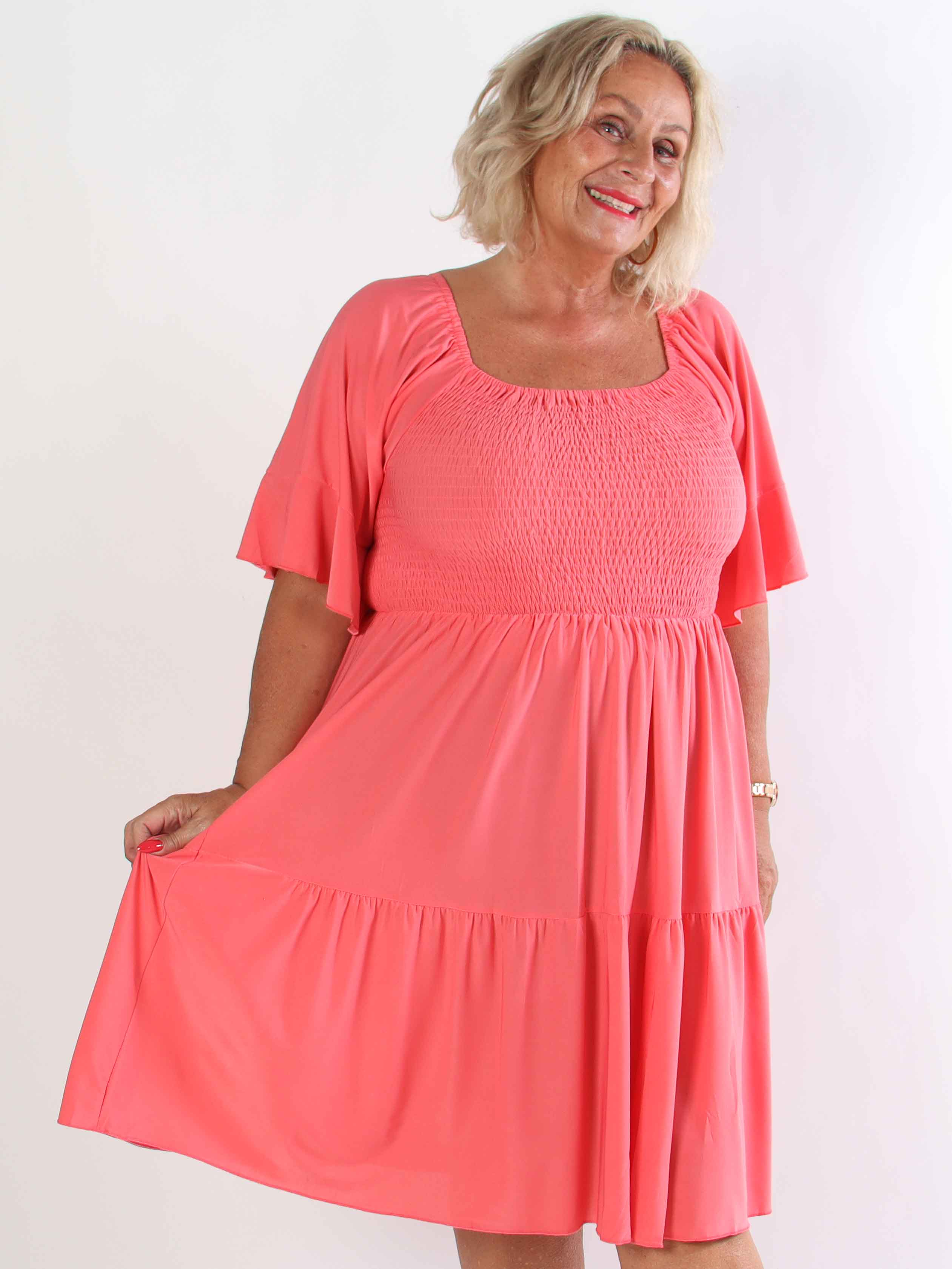 Elna Plain Short - Elastisk plain plus size kjole med smock over brystet