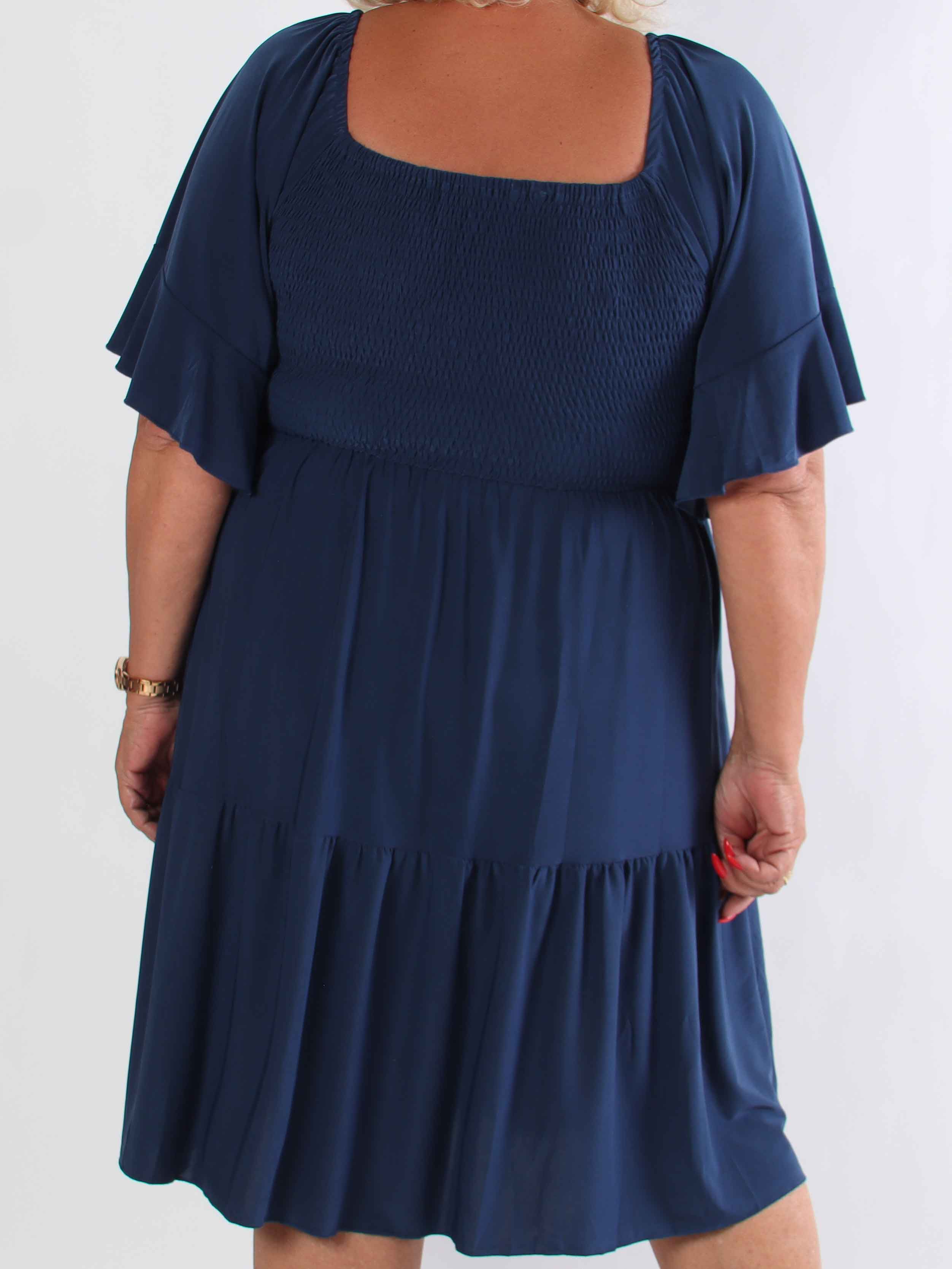 Elna Plain Short - Elastisk plain plus size kjole med smock over brystet