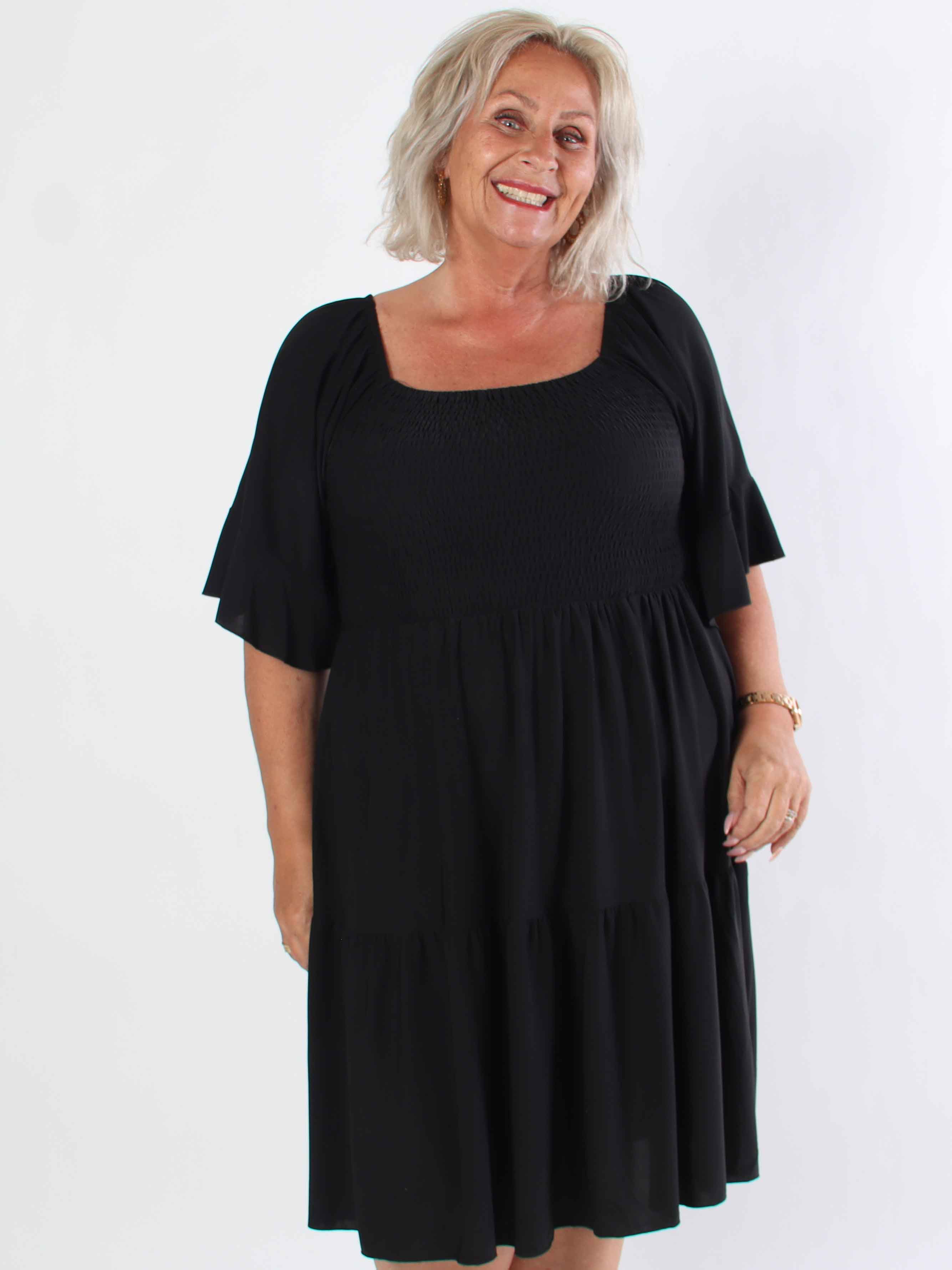 Elna Plain Short - Elastisk plain plus size kjole med smock over brystet