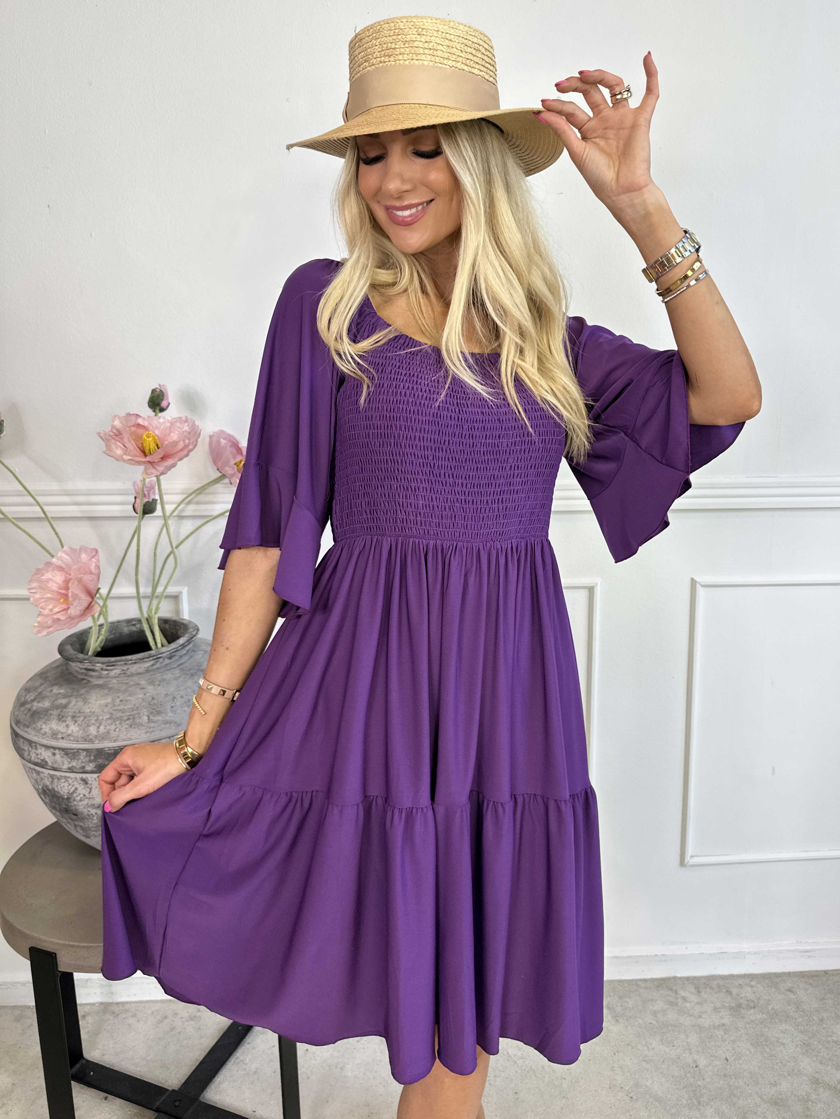 Elna Plain Short - Elastisk plain kjole med smock over brystet