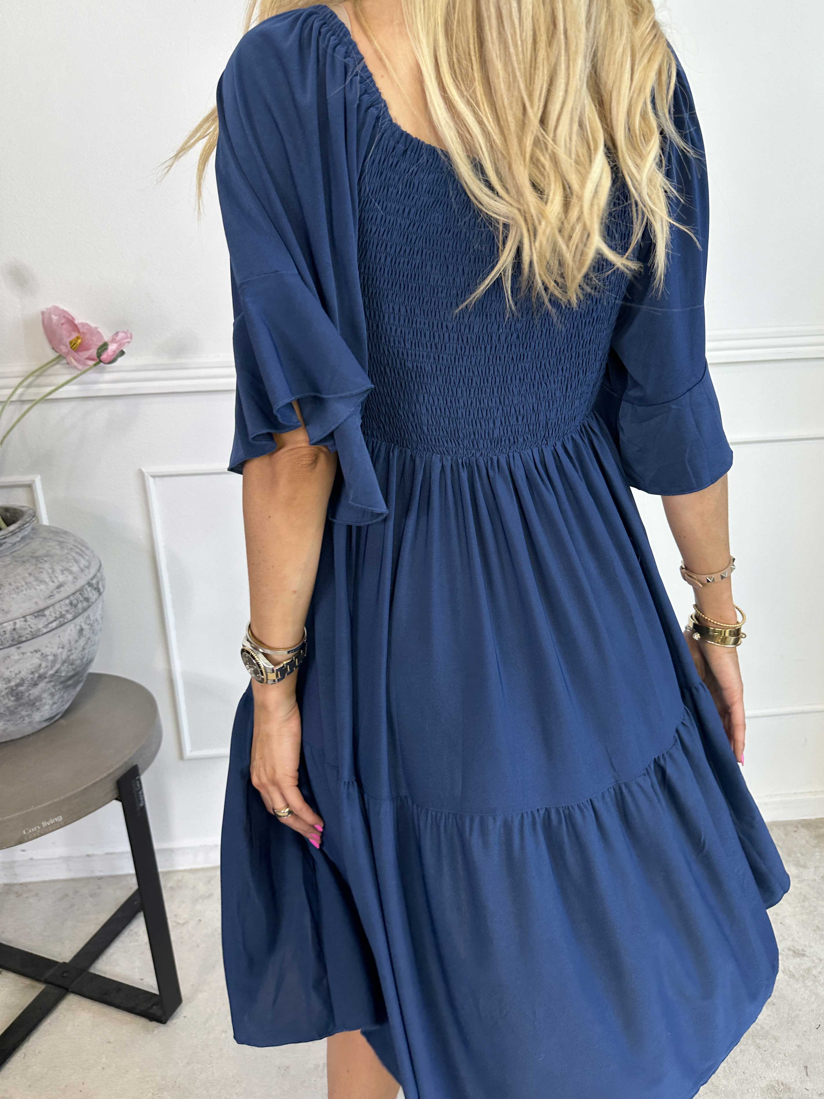 Elna Plain Short - Elastisk plain kjole med smock over brystet