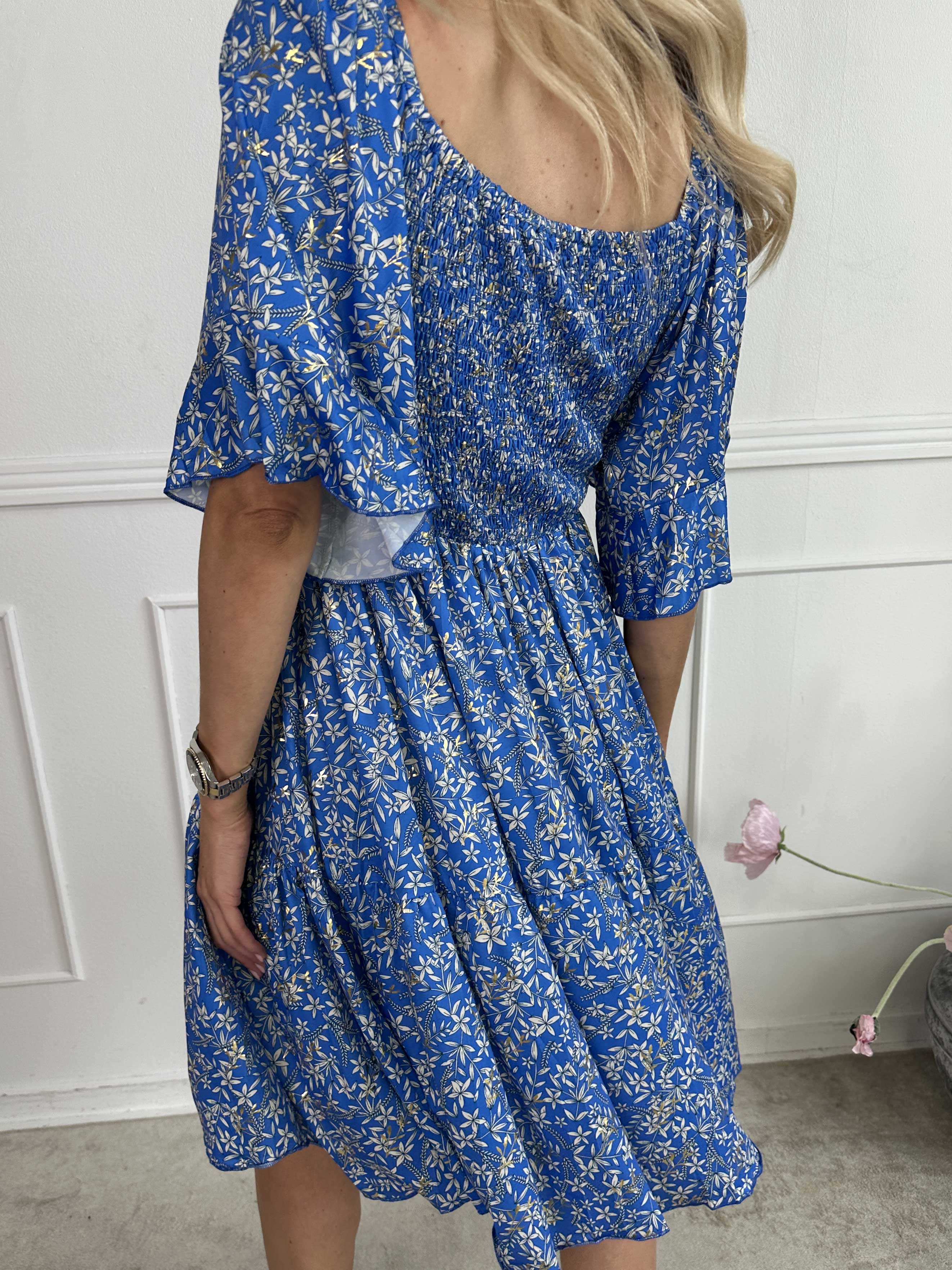 Elna Small Flower Short - Blomstret elastisk kjole med smock over brystet