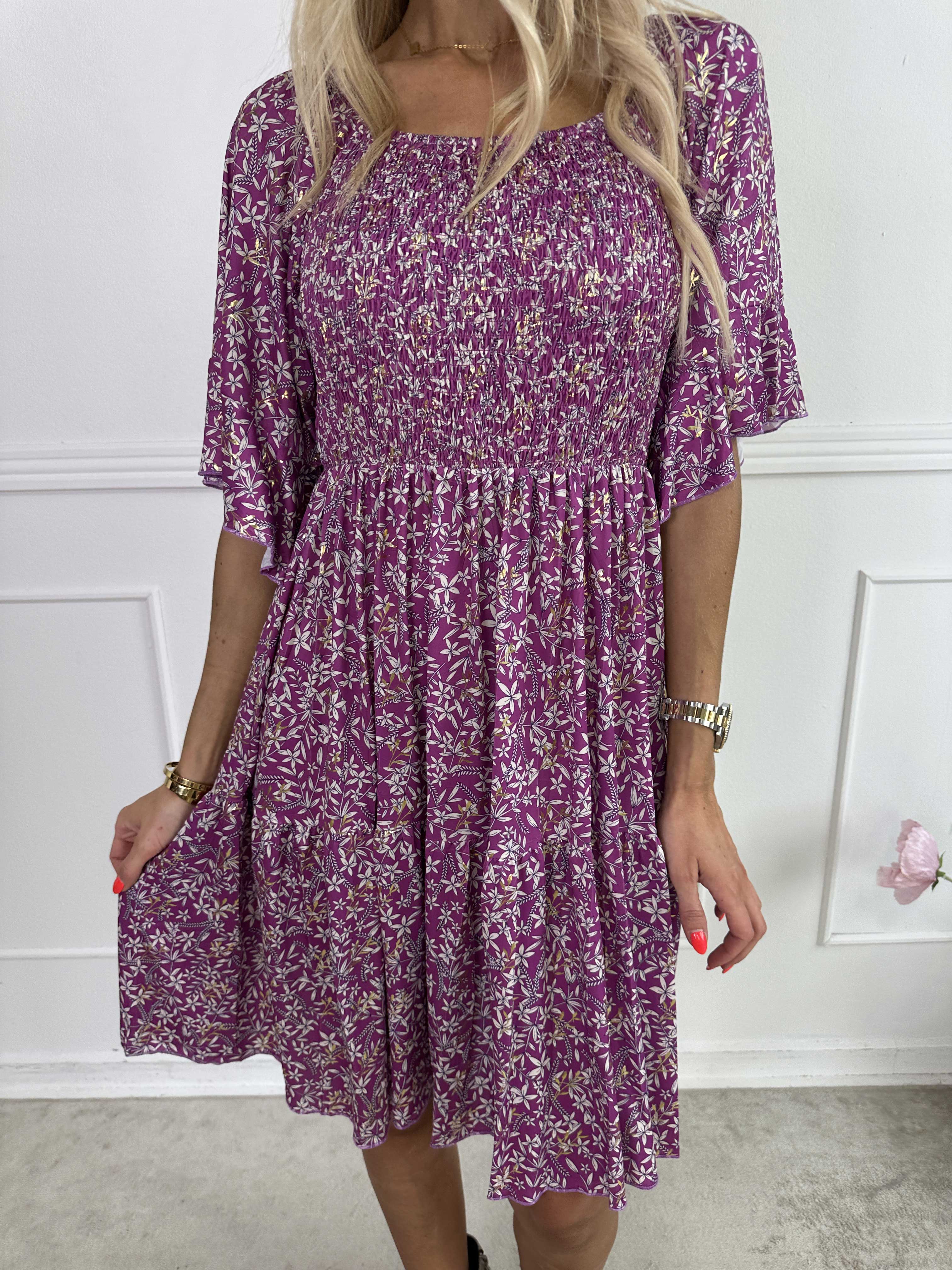 Elna Small Flower Short - Blomstret elastisk kjole med smock over brystet