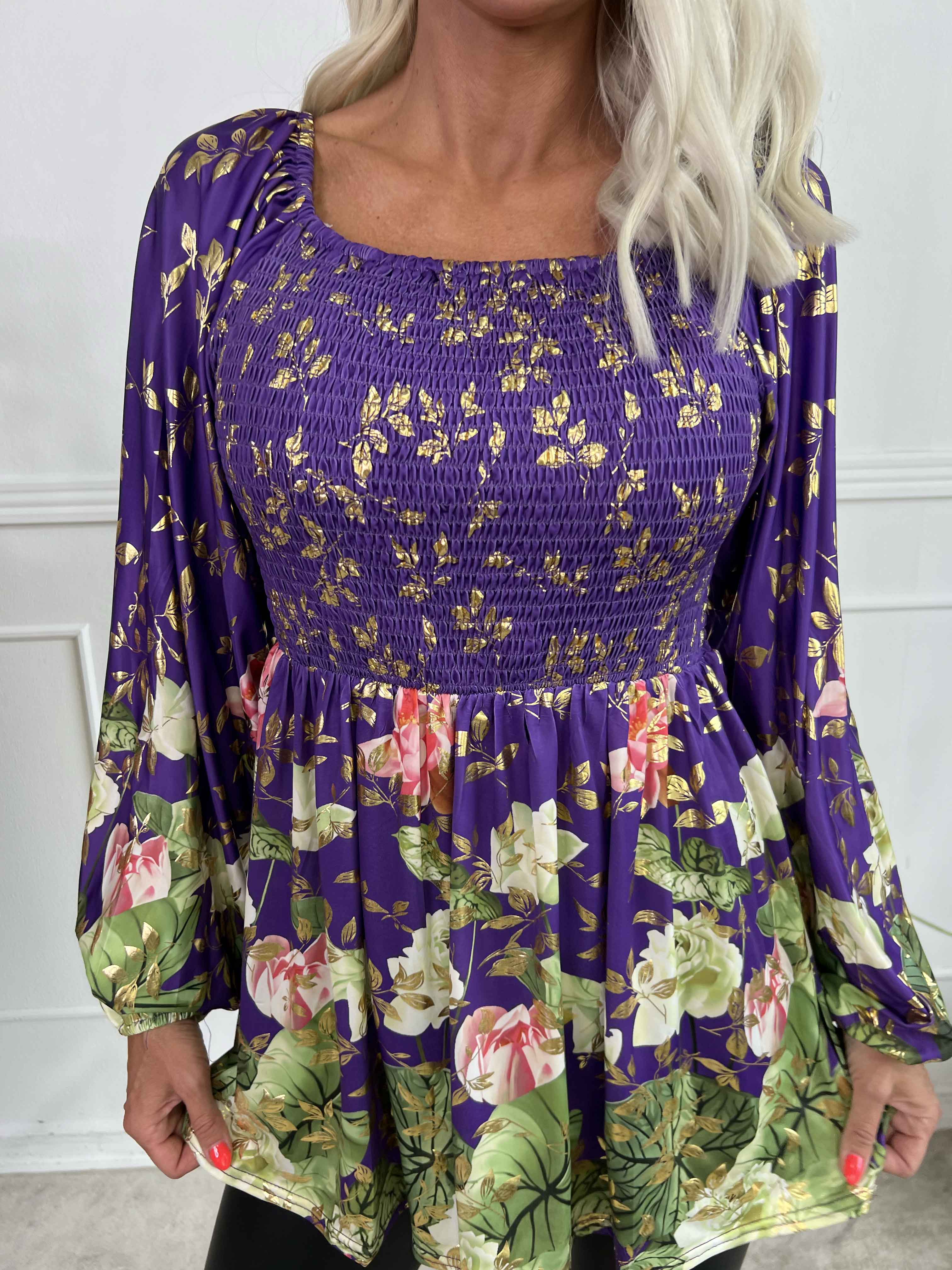 Elna Water Lily Shirt L/S - Elastisk bluse med blomsterprint og smock over brystet