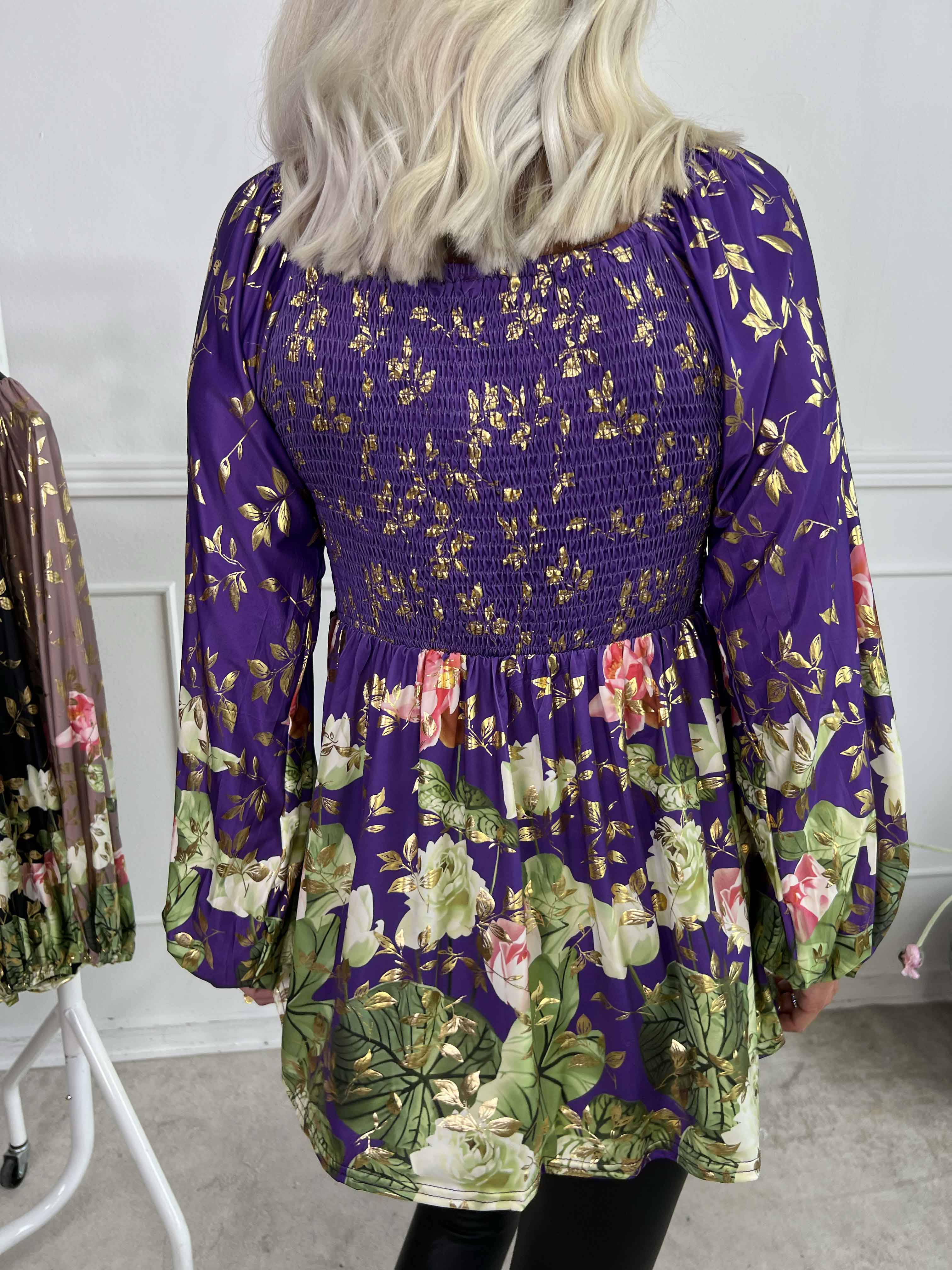 Elna Water Lily Shirt L/S - Elastisk bluse med blomsterprint og smock over brystet