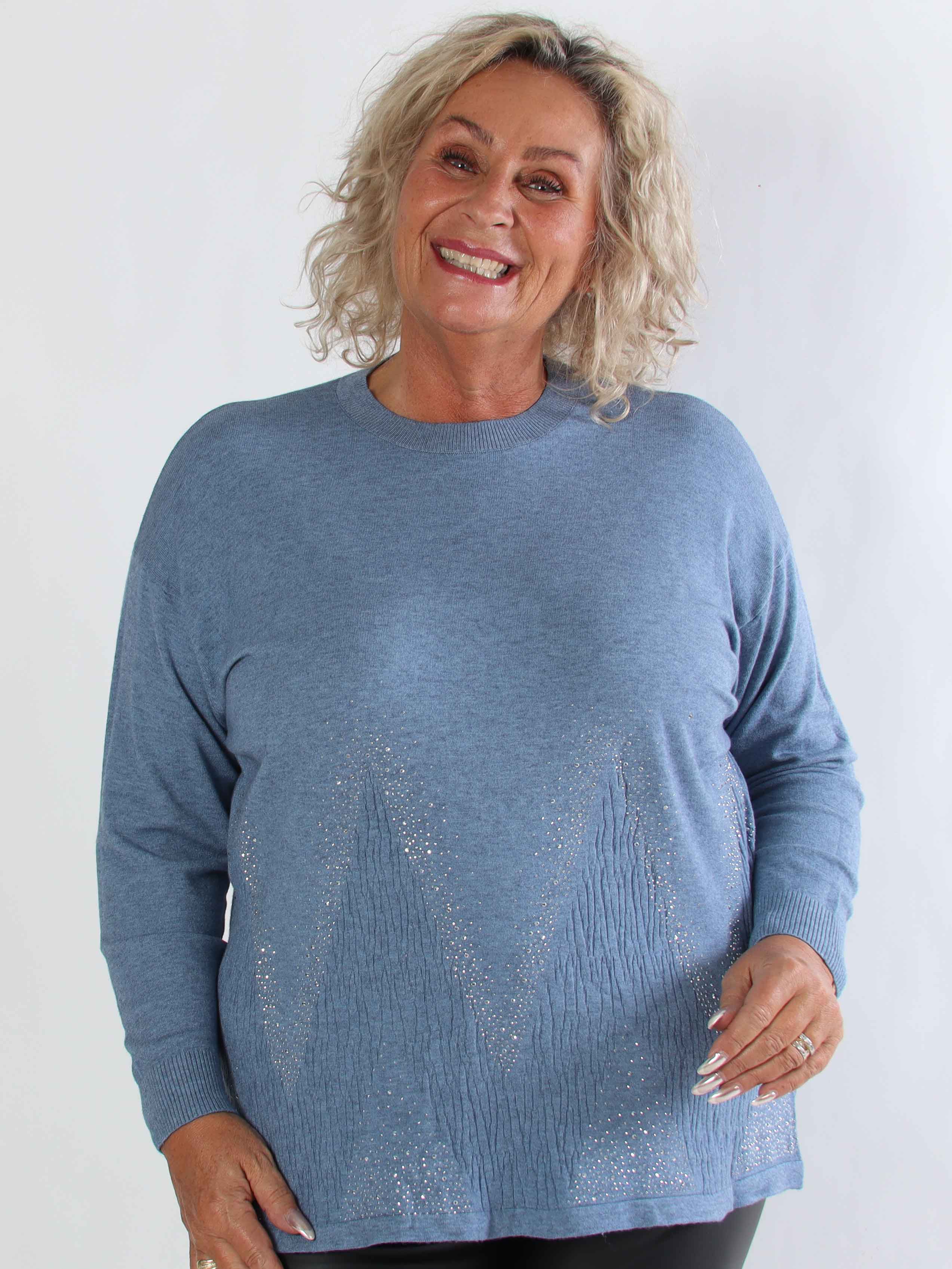 Ellrun - Plus size strikbluse med zigzag af similisten i bunden