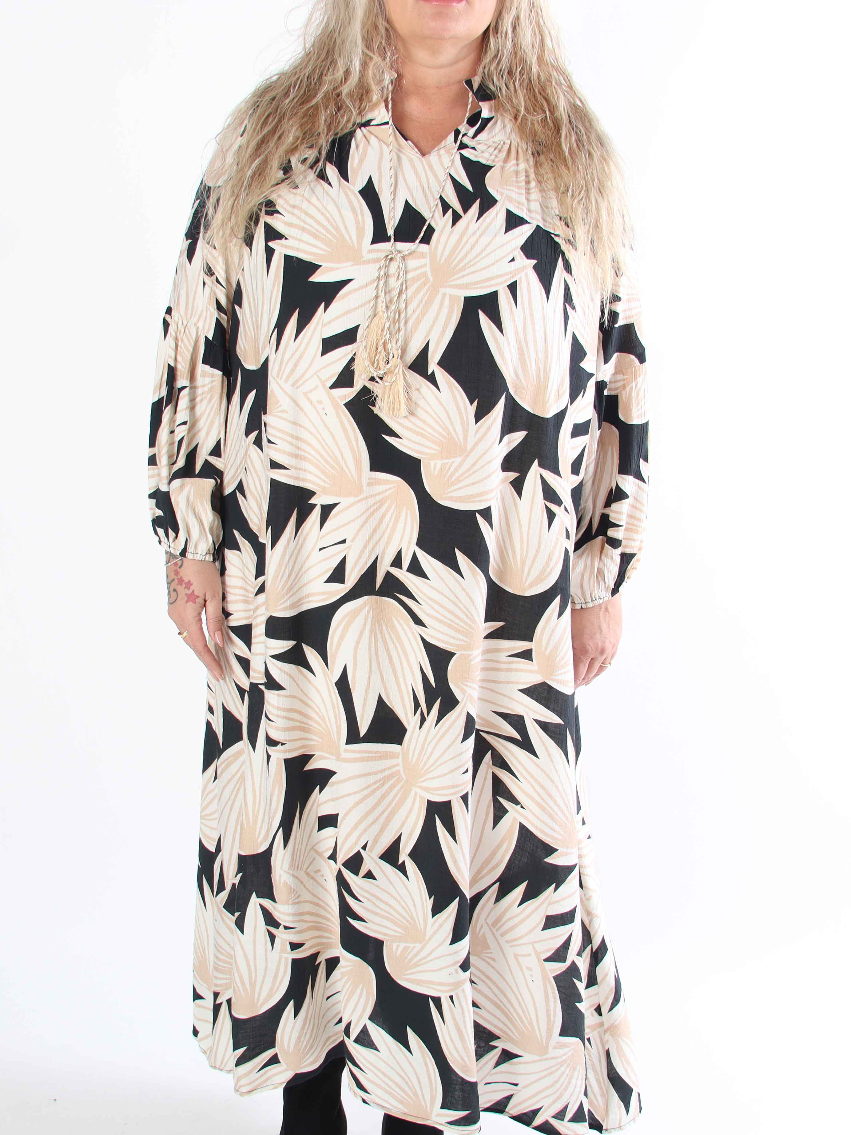 Emma - Sød lang boho viskosekjole i plus size