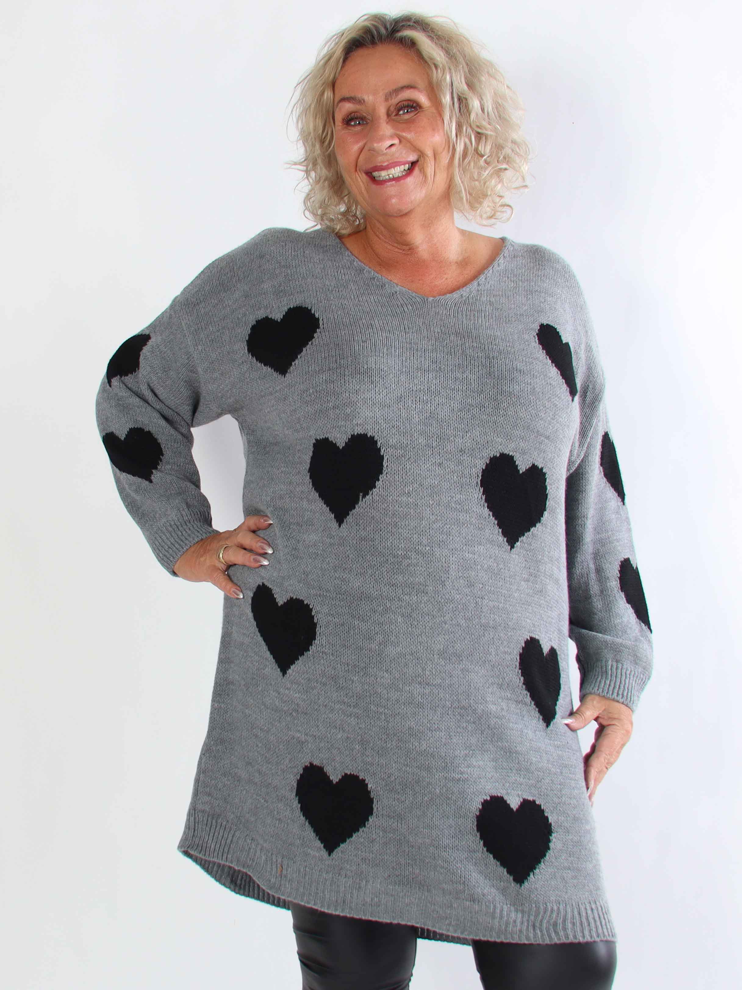 Esly - Plus size strikkjole med hjerter og v-udskæring