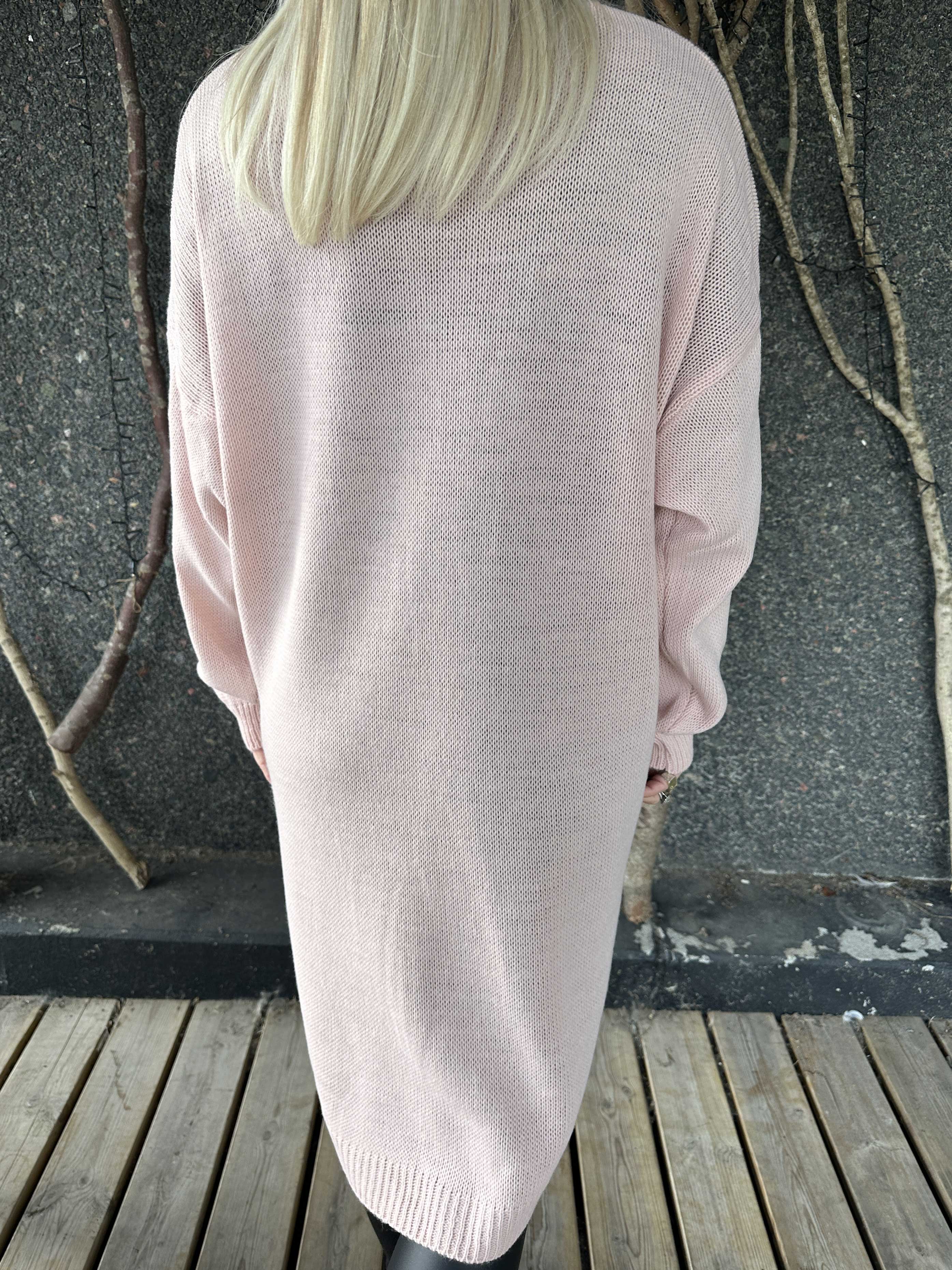 Esly - Strikkjole med hjerter og v-udskæring