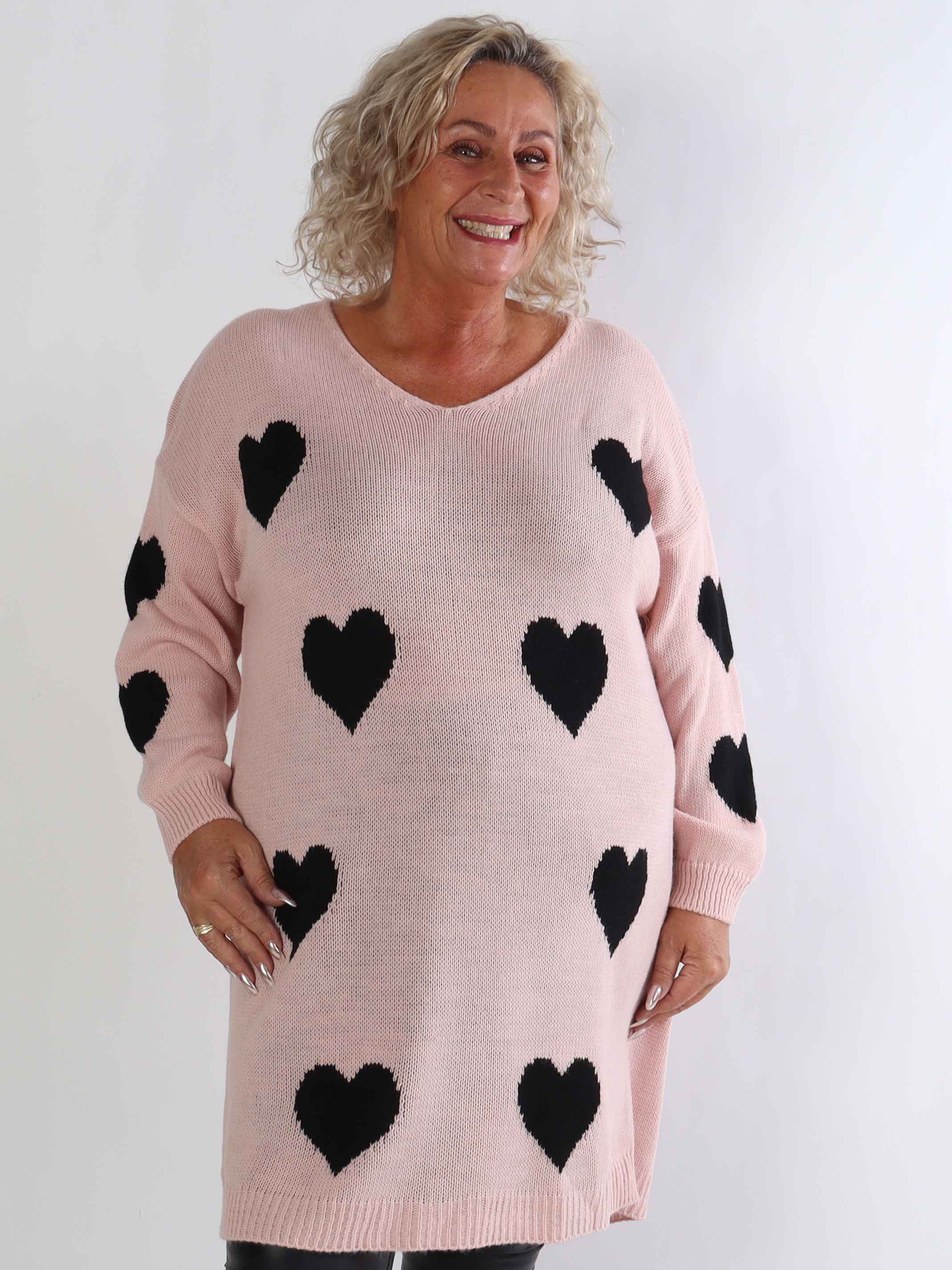 Esly - Plus size strikkjole med hjerter og v-udskæring