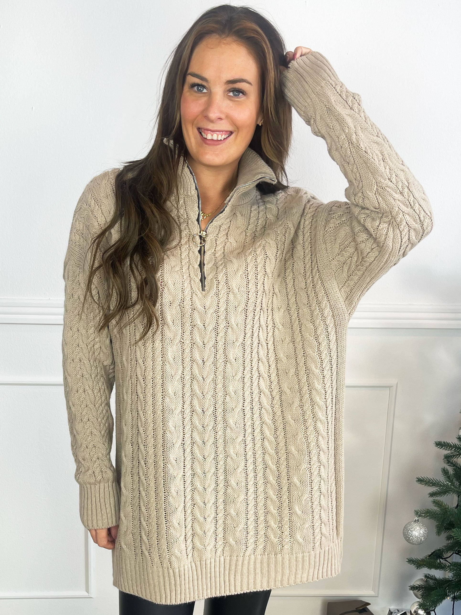 Esly - Striktrøje i kabelstrik med lynlås