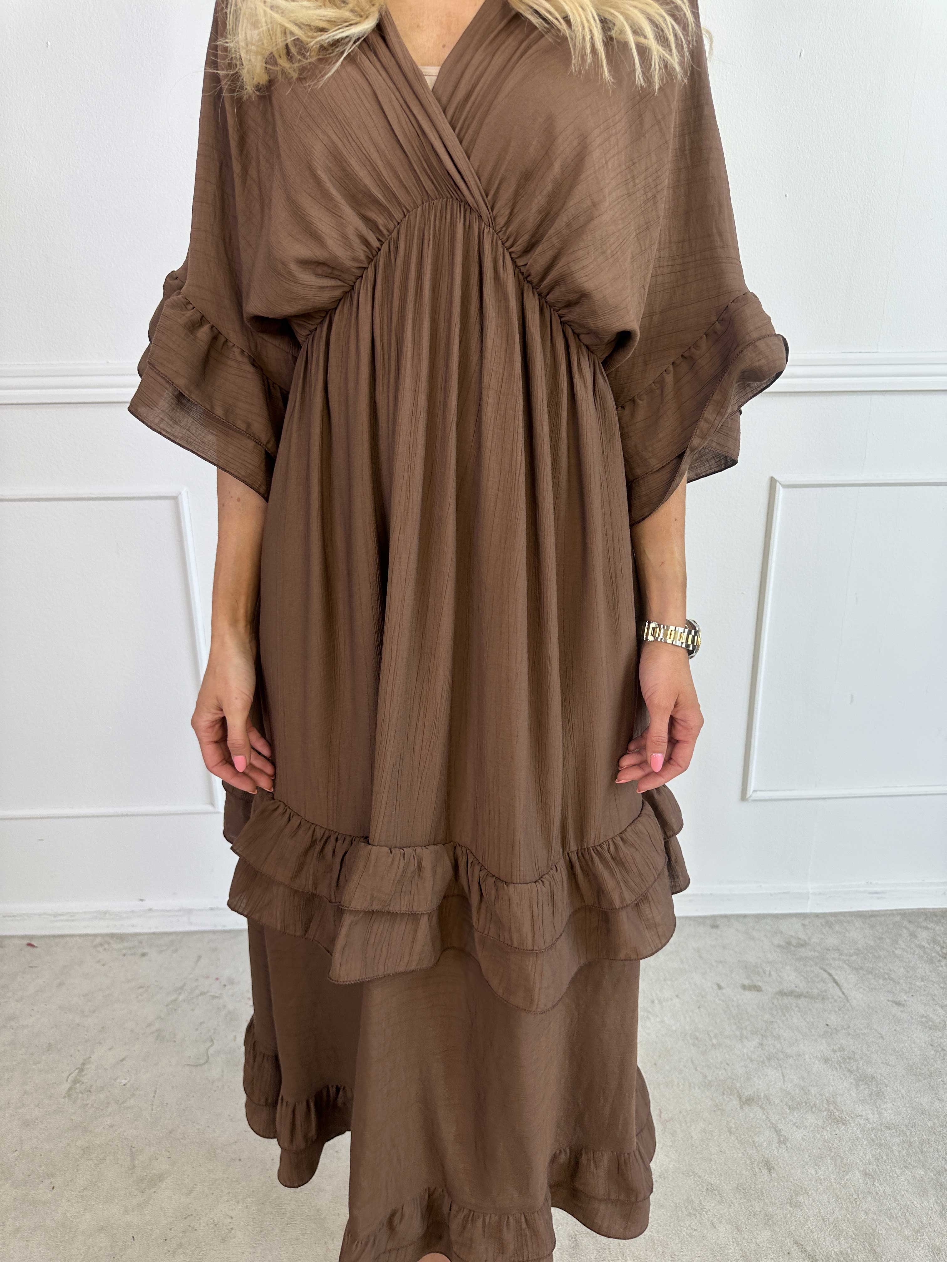 Europe - Sød lang kjole i viskose med flæsedetaljer