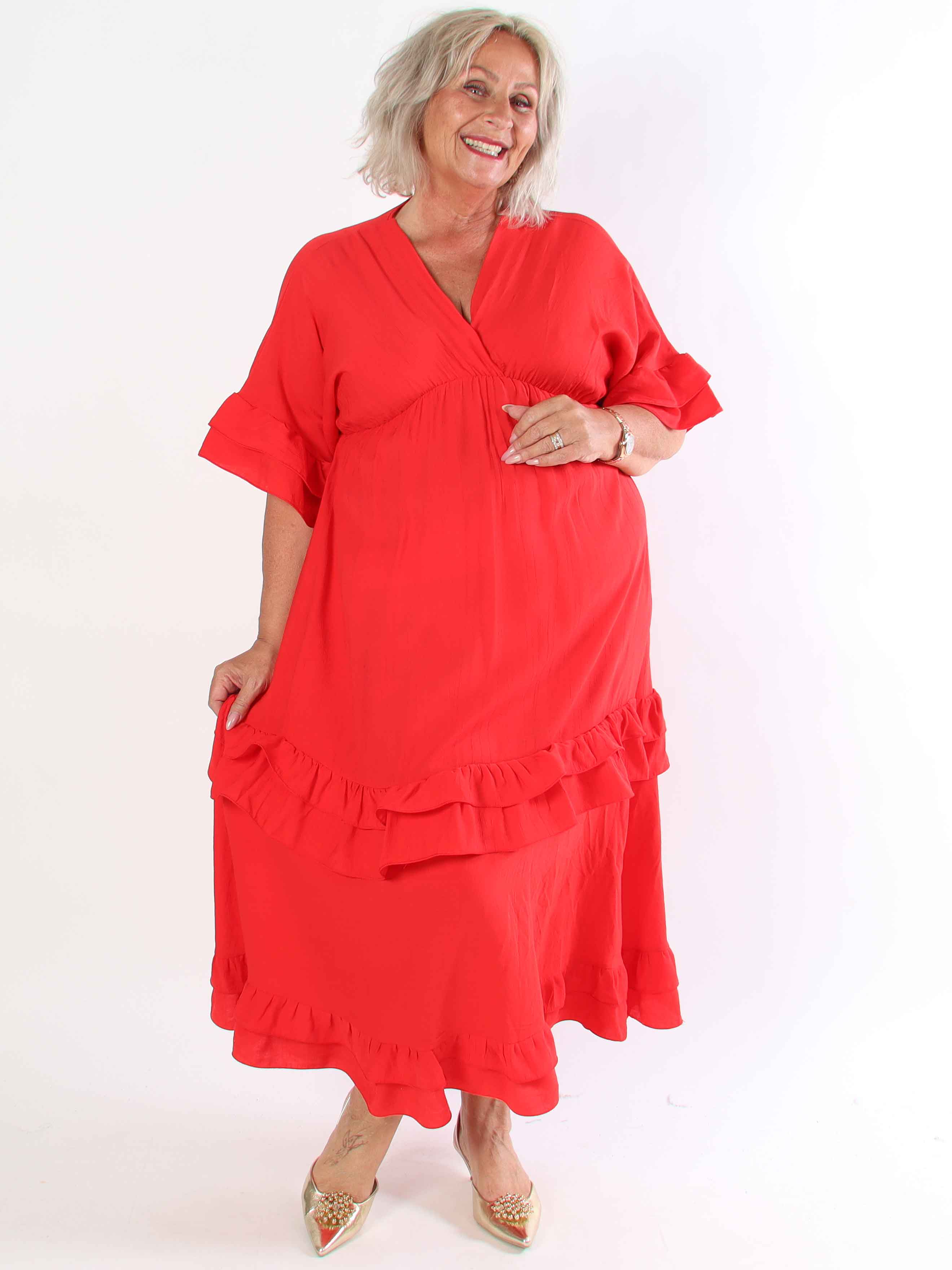 Europe - Lang plus size kjole i viskose med flæsedetaljer