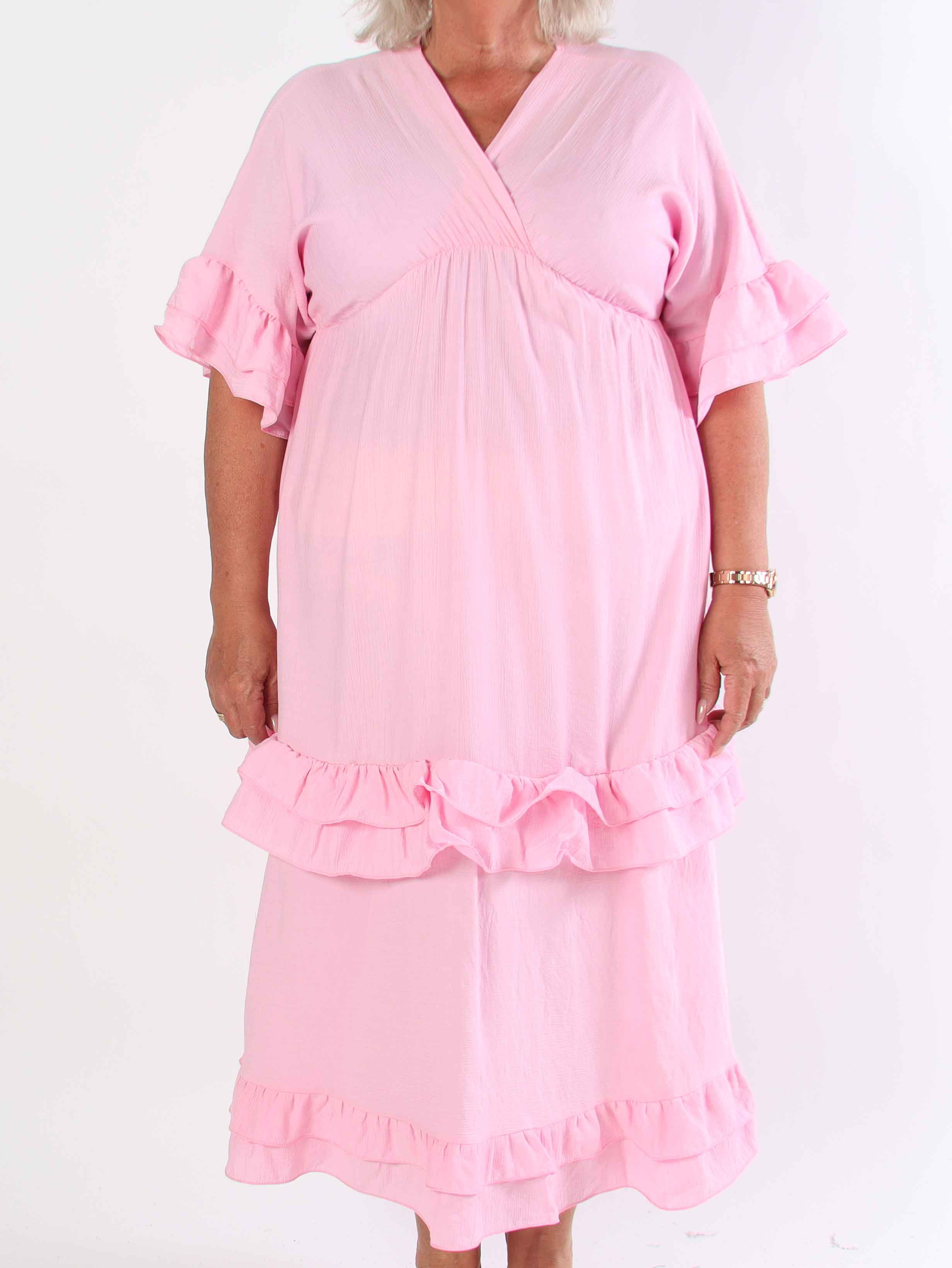 Europe - Lang plus size kjole i viskose med flæsedetaljer