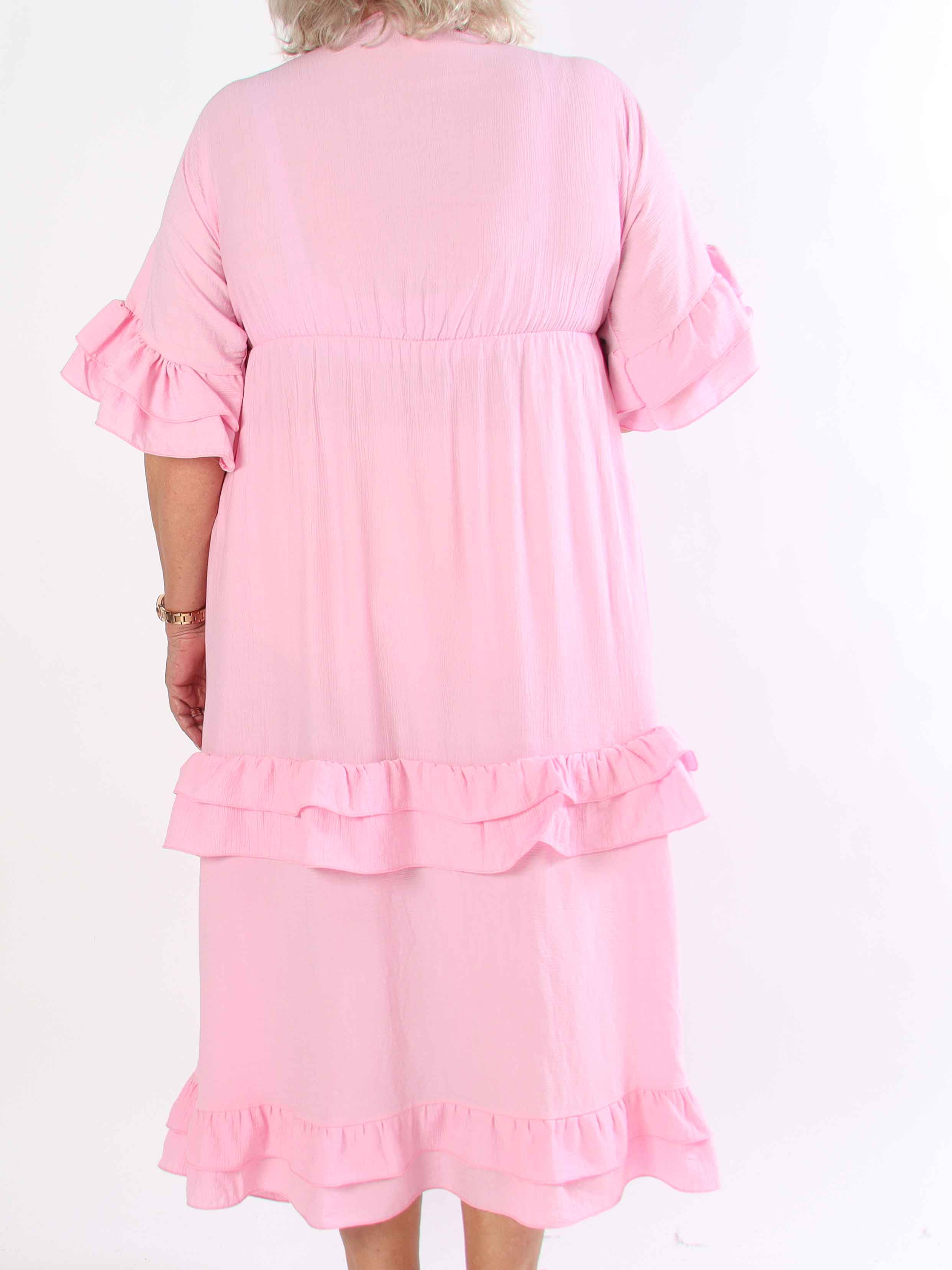 Europe - Lang plus size kjole i viskose med flæsedetaljer