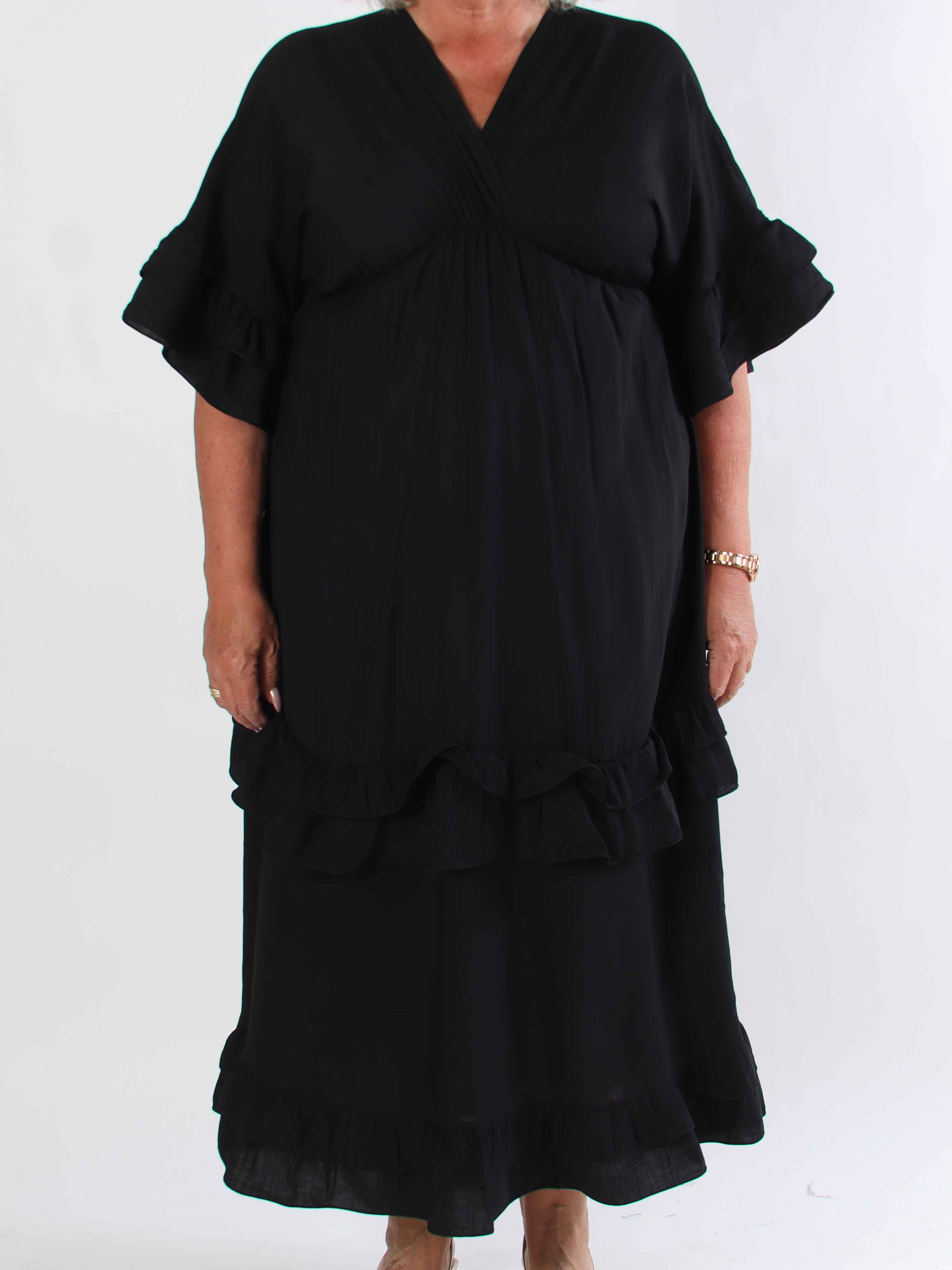 Europe - Lang plus size kjole i viskose med flæsedetaljer