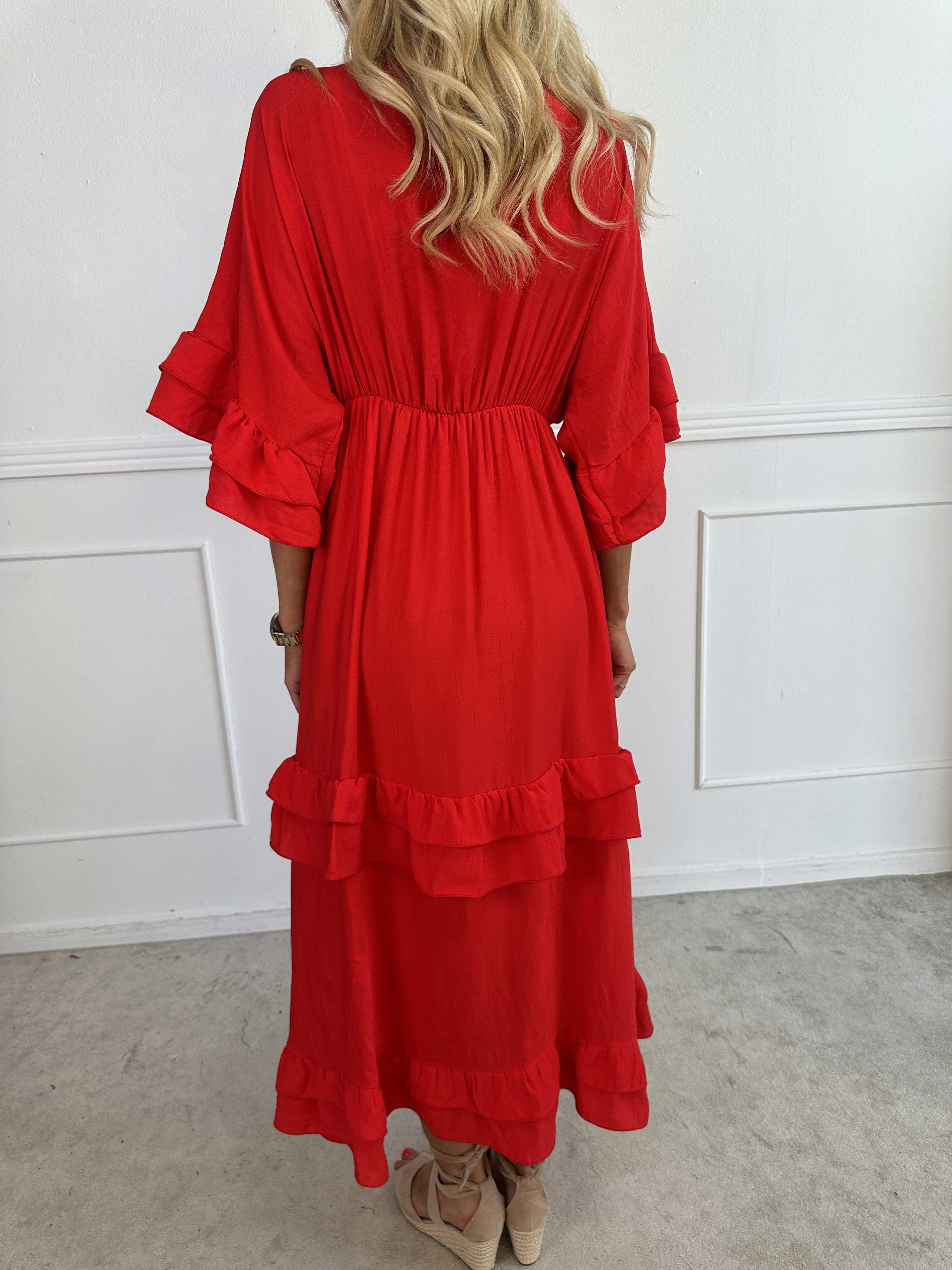 Europe - Sød lang kjole i viskose med flæsedetaljer