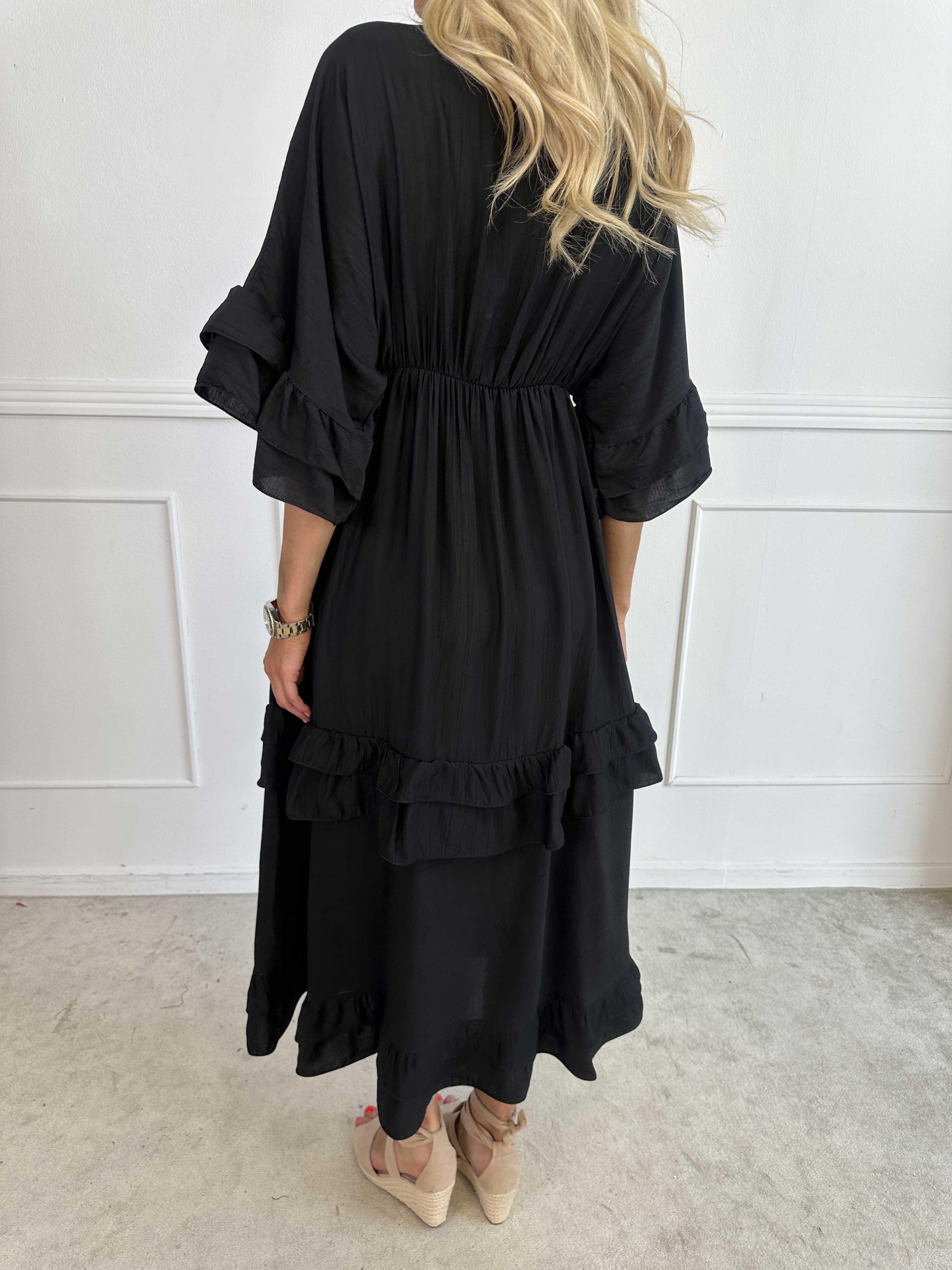 Europe - Sød lang kjole i viskose med flæsedetaljer