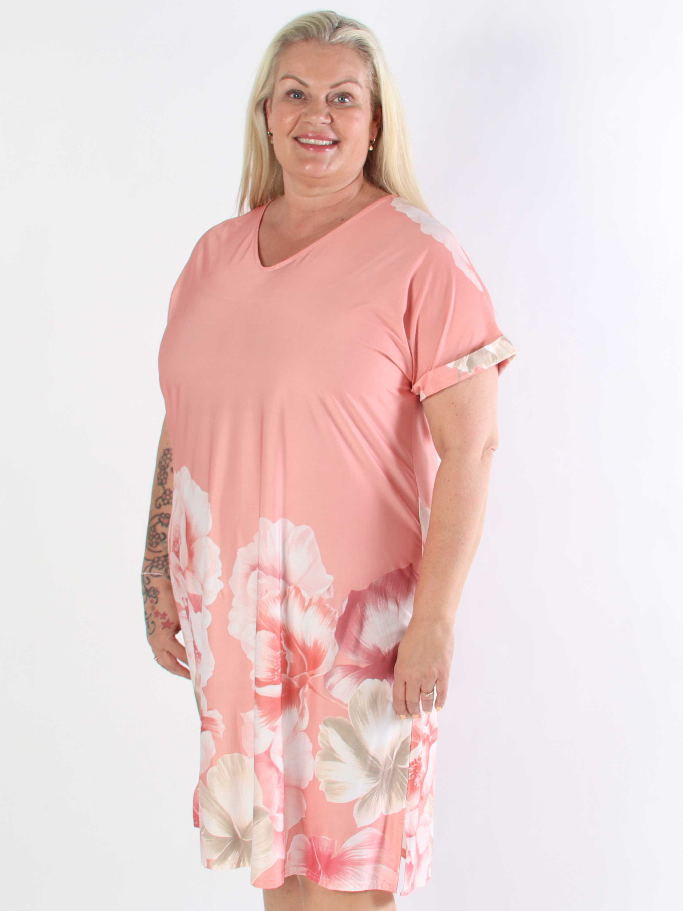 Evie Peony - Plus size tunikakjole i elastisk stof med blomsterprint