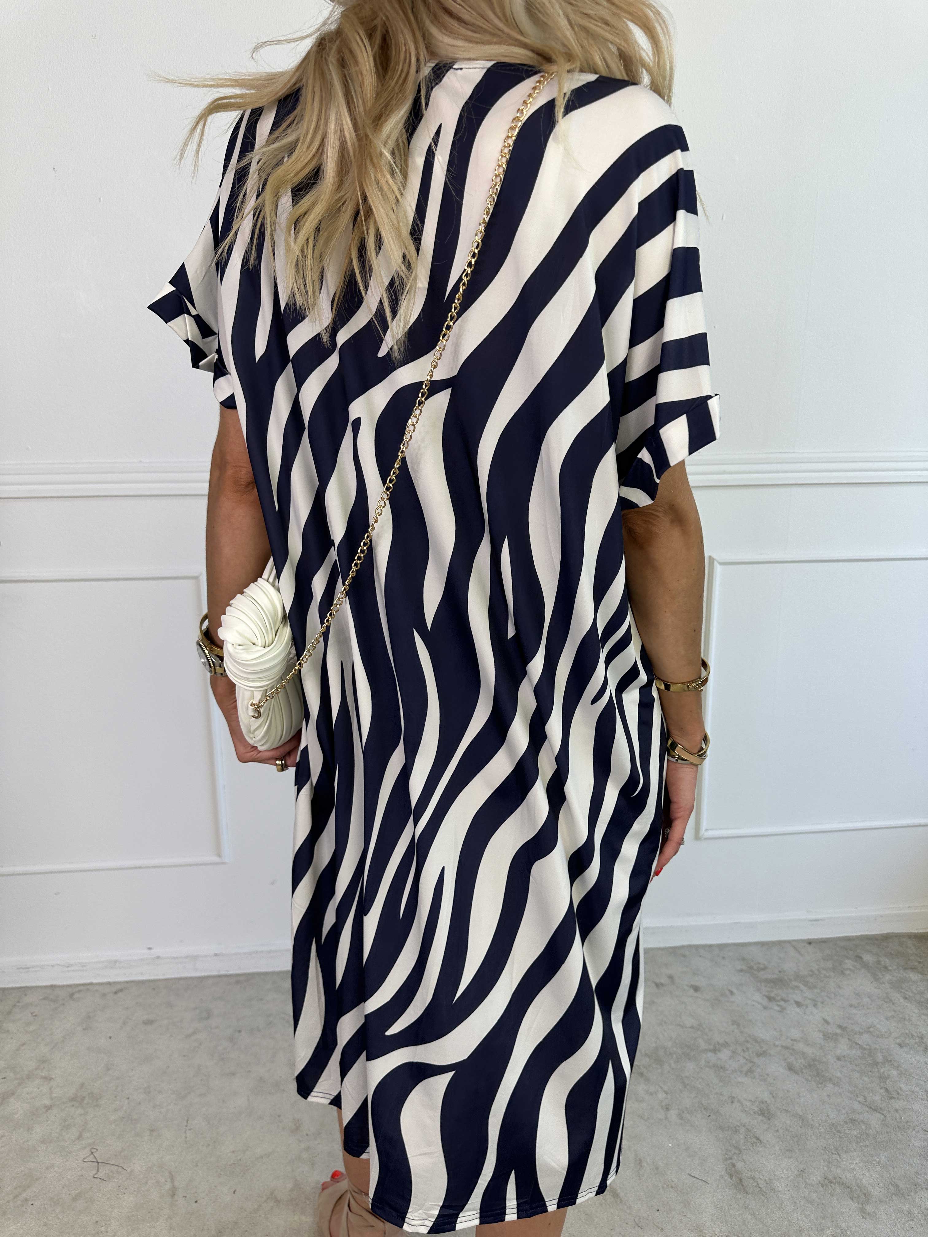 Evie Zebra - Løs tunikakjole i elastisk stof med zebraprint