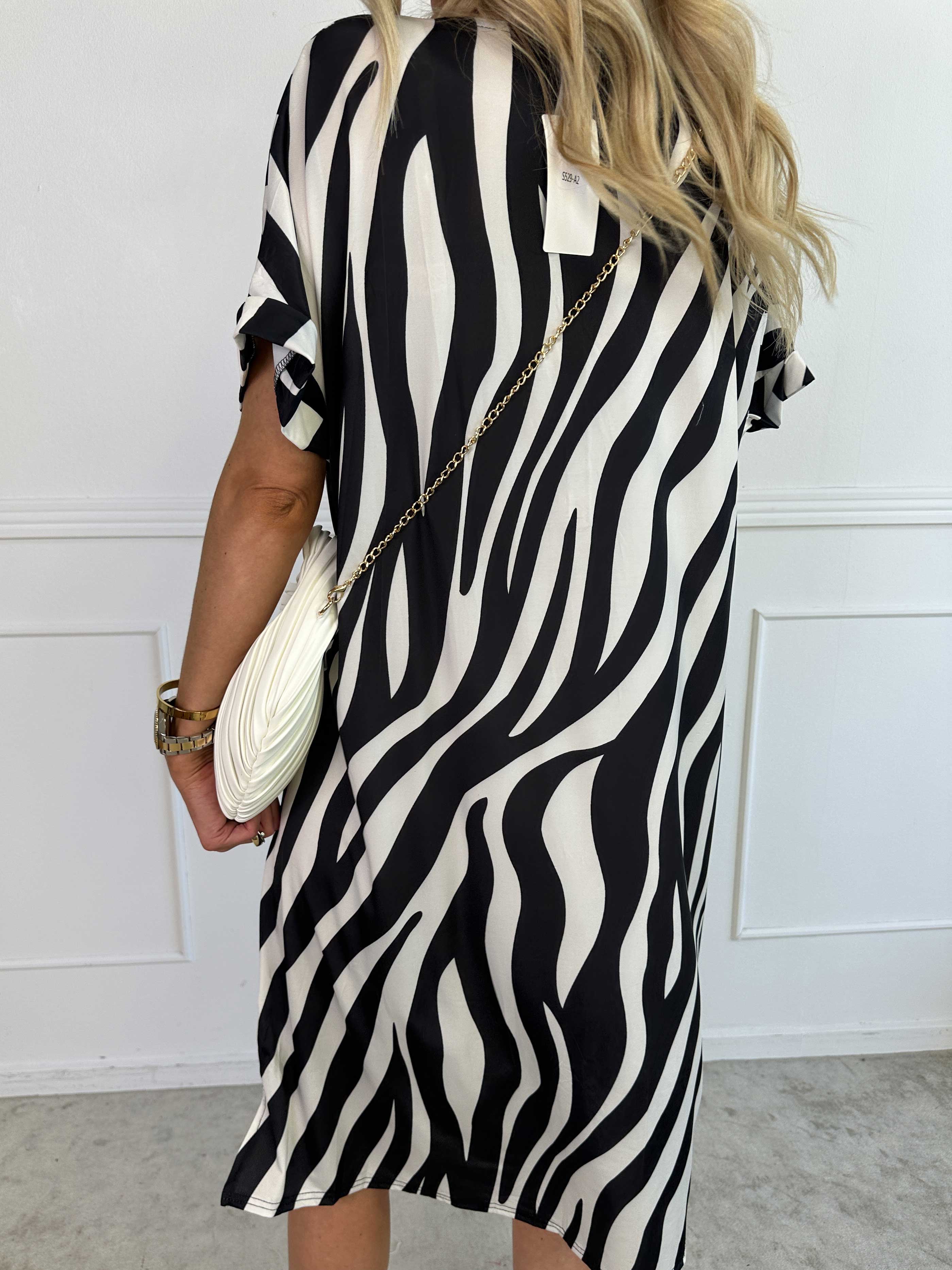 Evie Zebra - Løs tunikakjole i elastisk stof med zebraprint