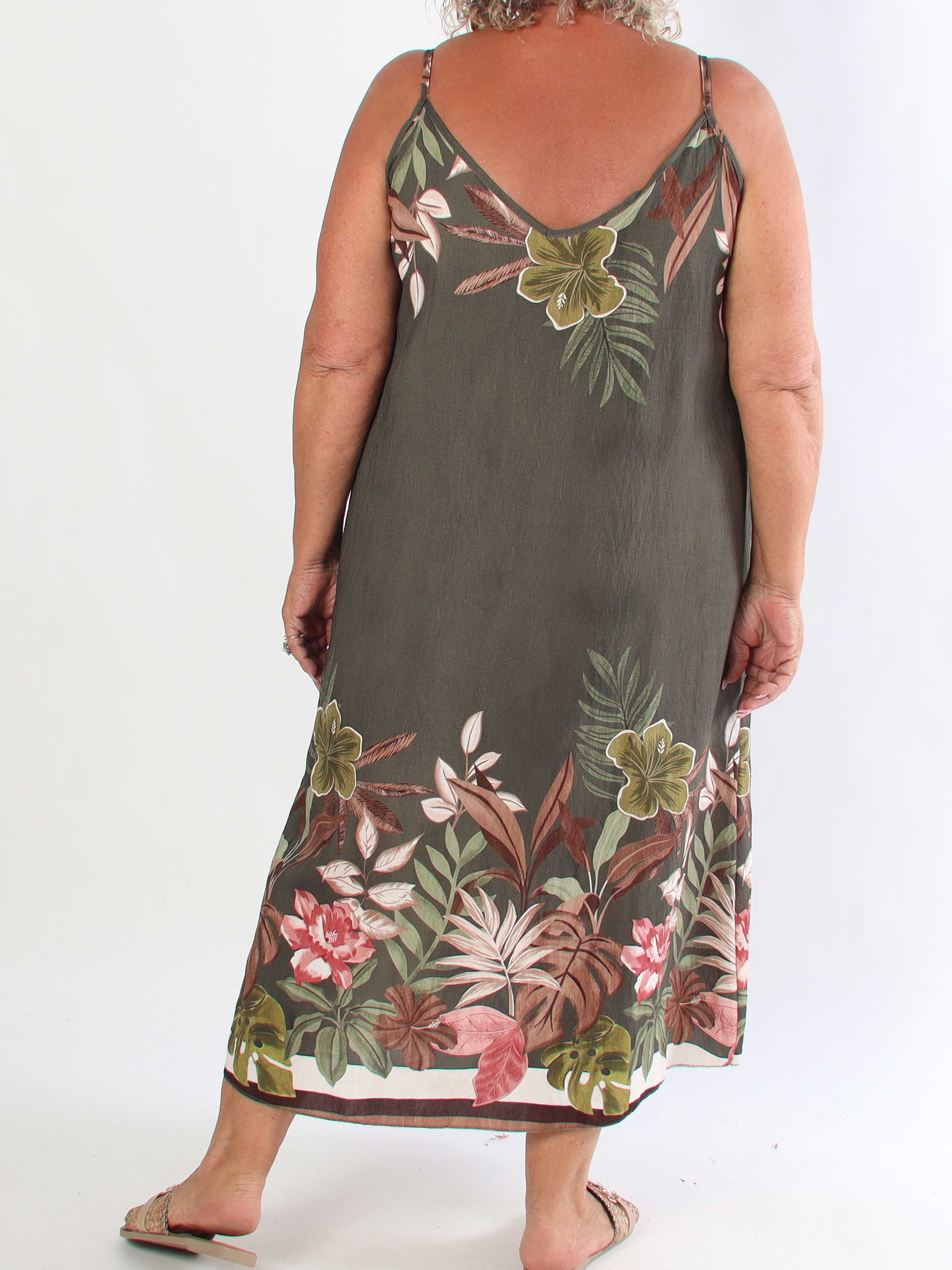Fahima - Sød plus size stropkjole i viskose med eksotiske blomstermotiver