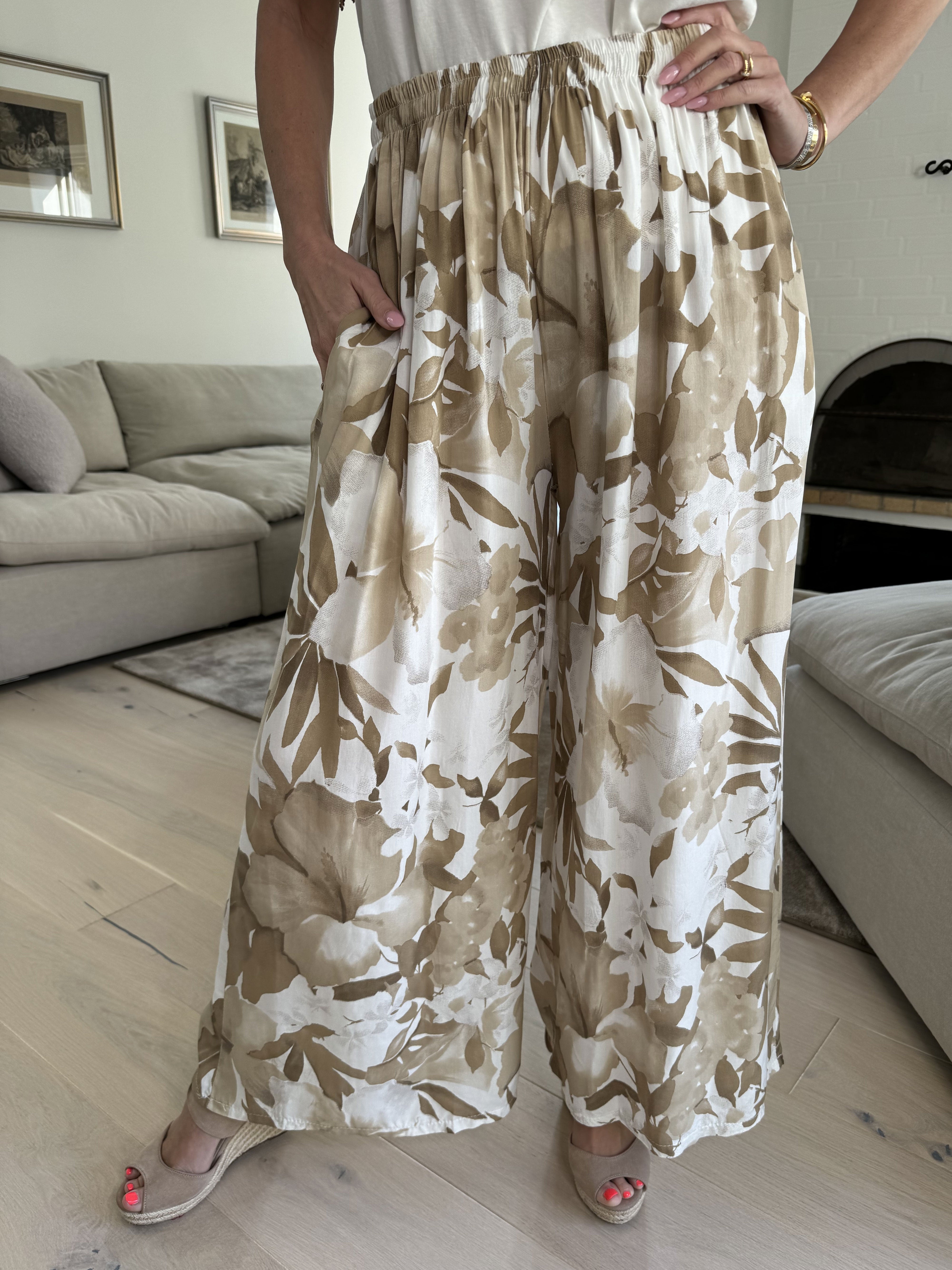 Fatina - Søde blomstret sommerbukser