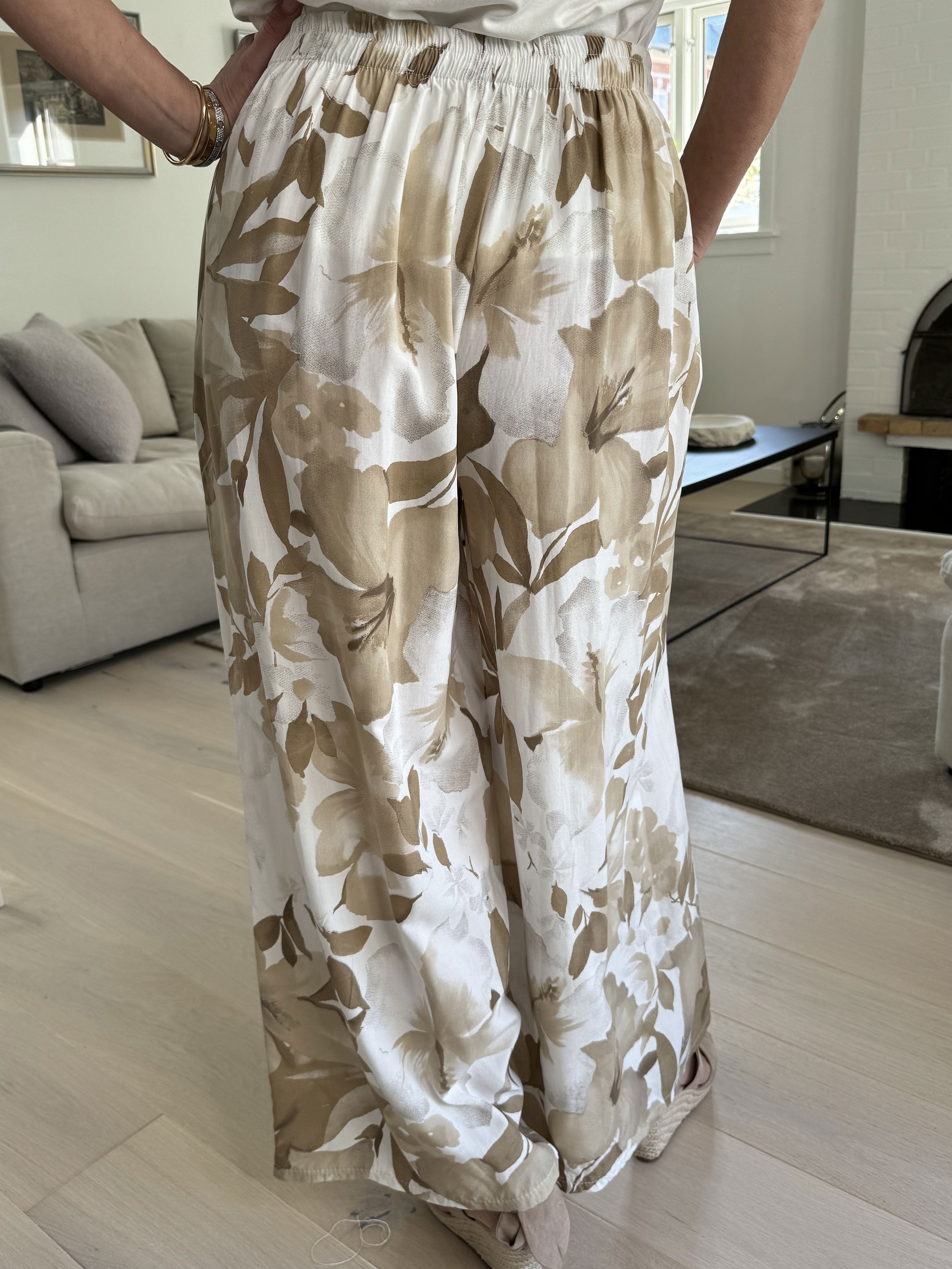 Fatina - Søde blomstret sommerbukser