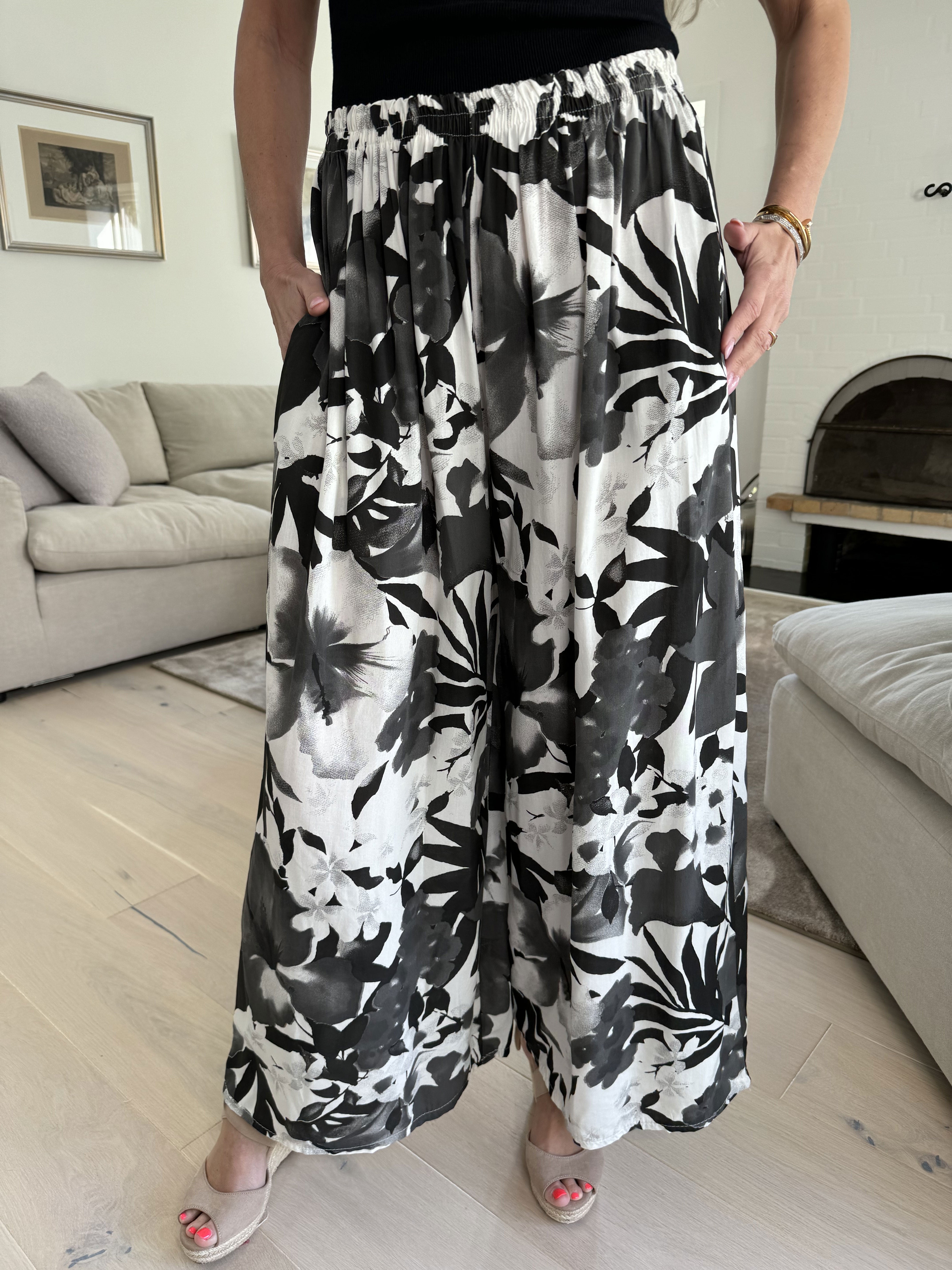 Fatina - Søde blomstret sommerbukser