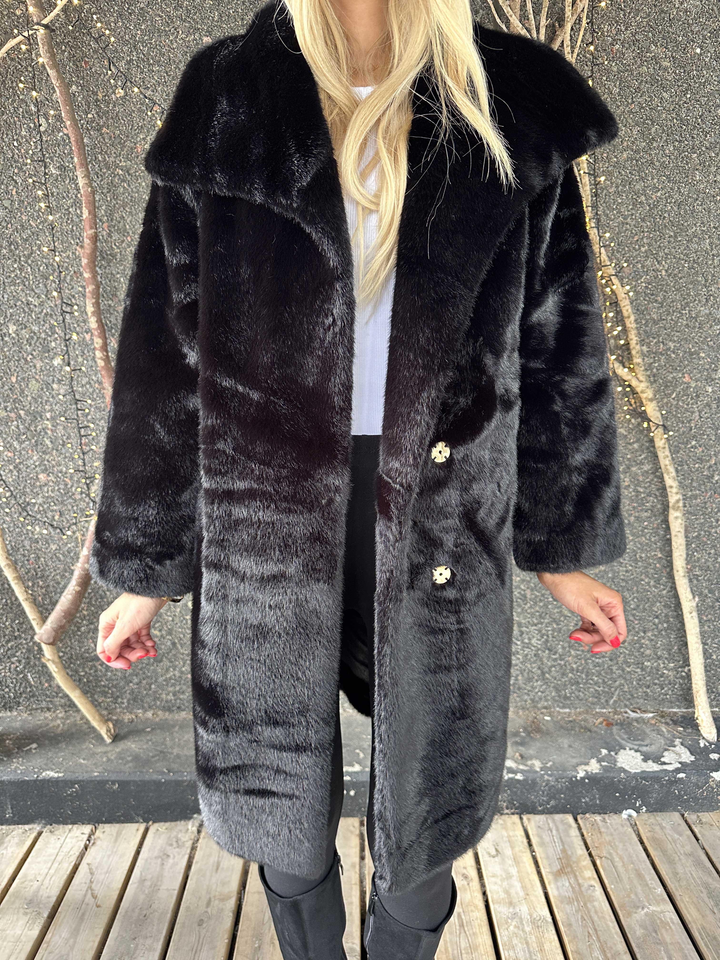 Federica - Blød faux fur frakke med krave
