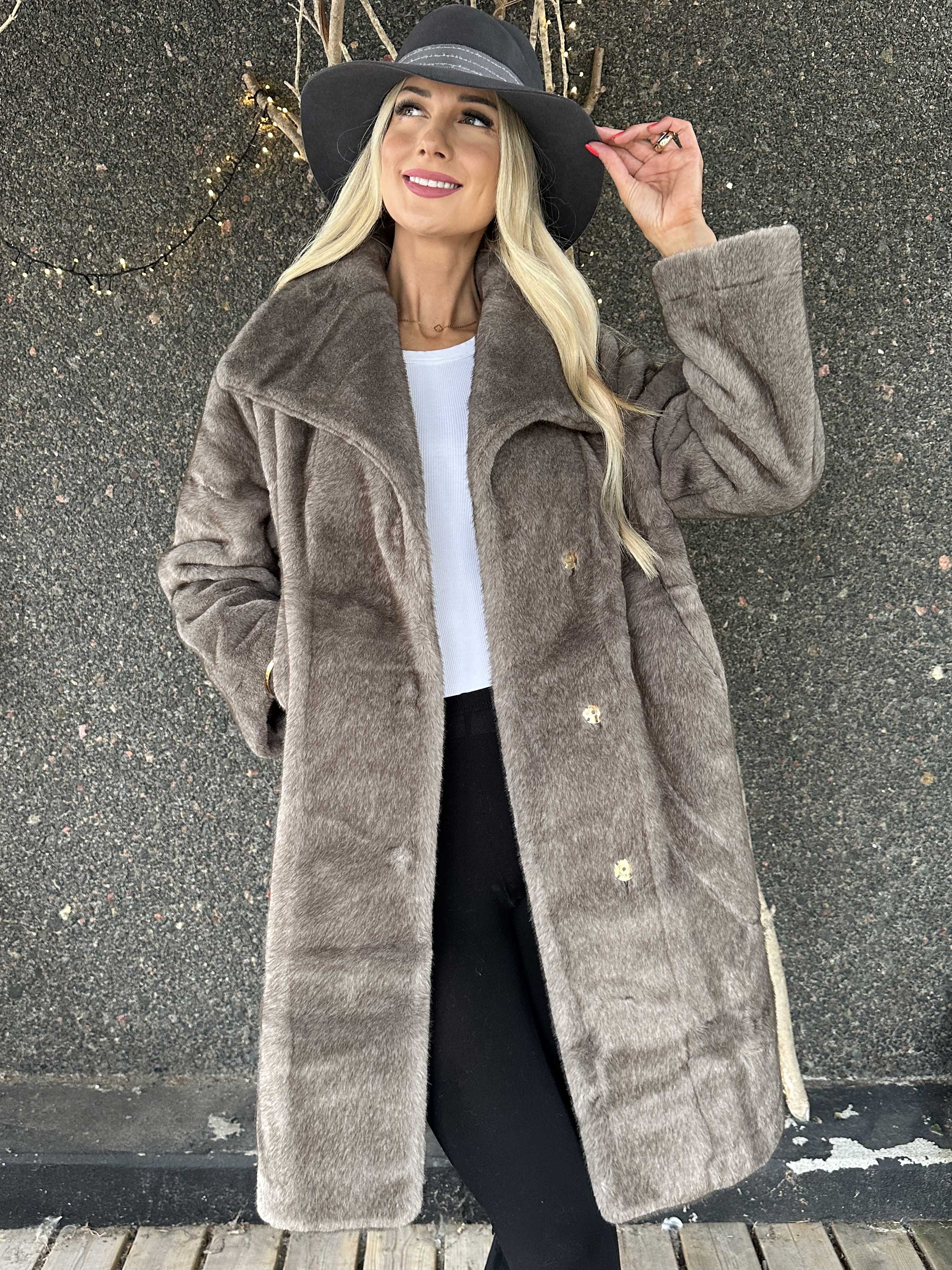 Federica - Blød faux fur frakke med krave
