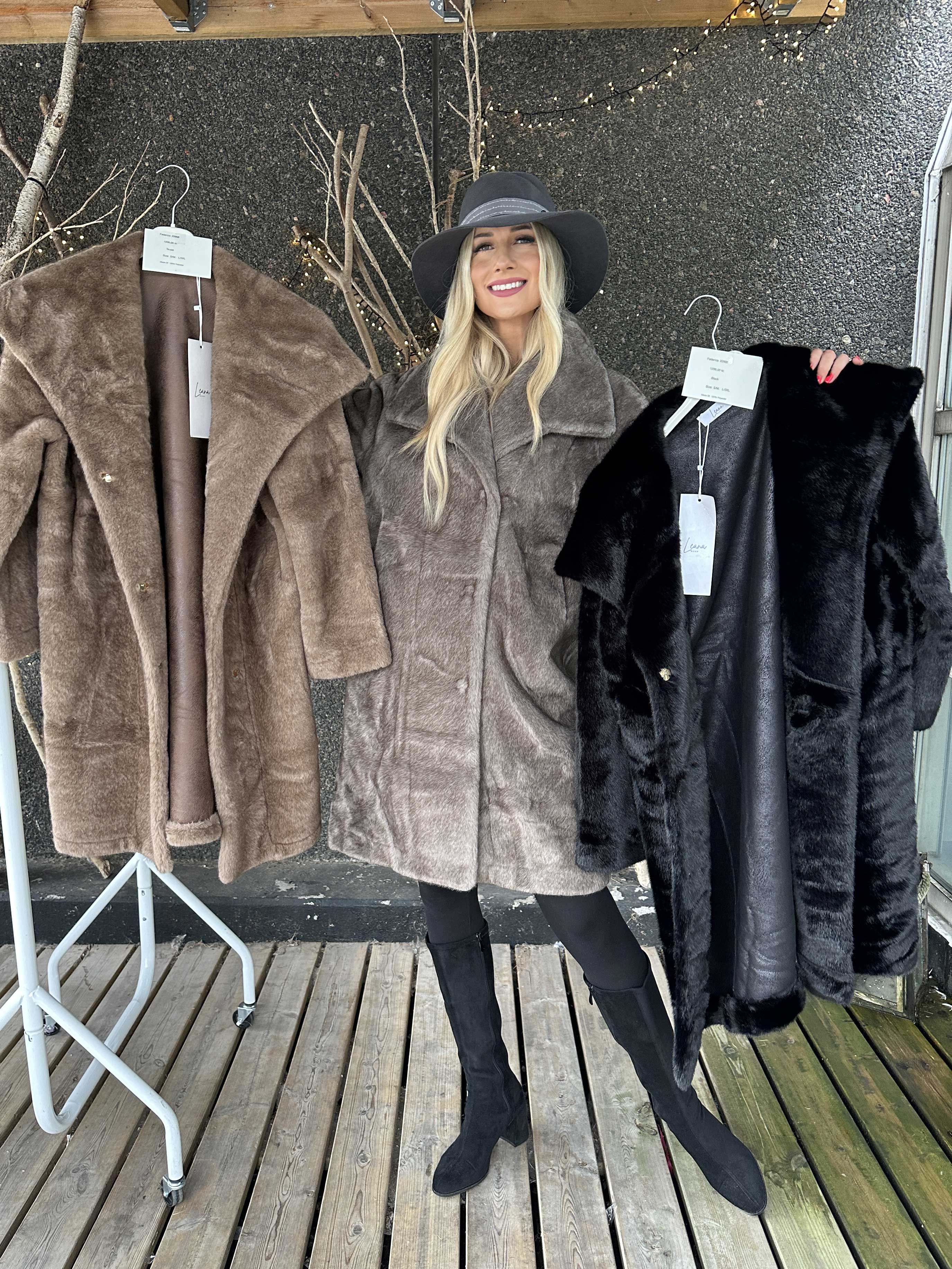 Federica - Blød faux fur frakke med krave