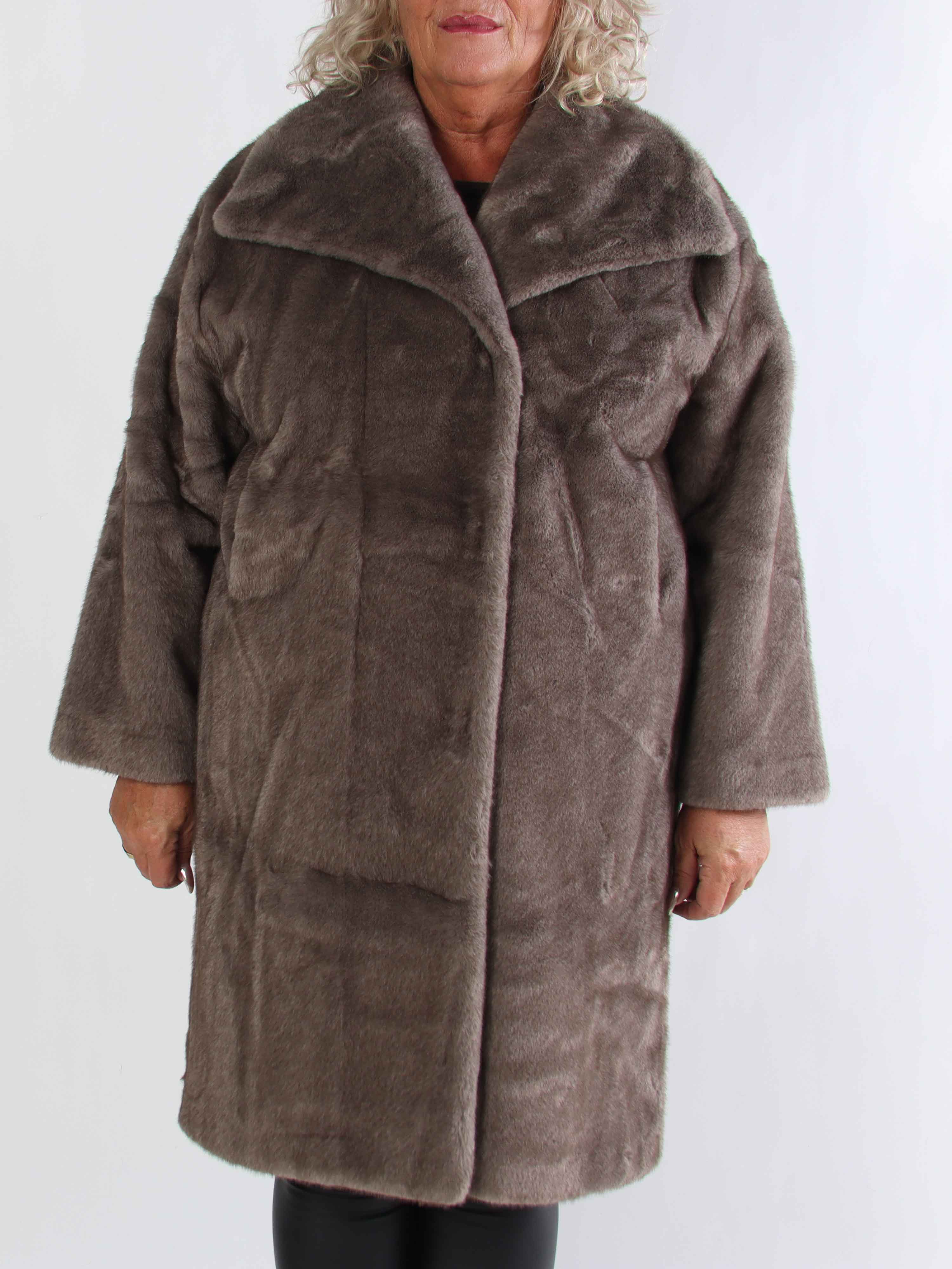 Federica - Blød faux fur frakke med krave