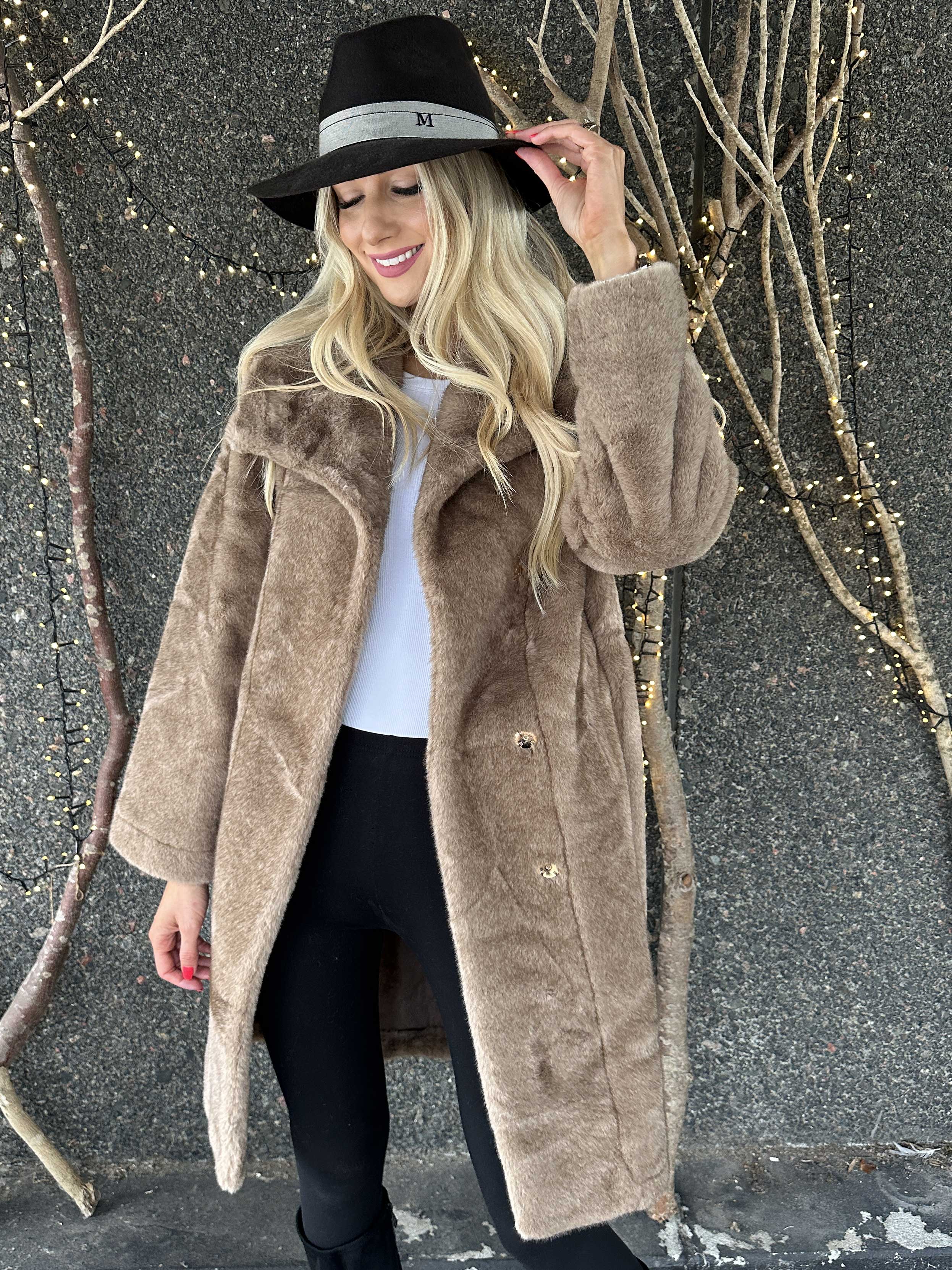 Federica - Blød faux fur frakke med krave