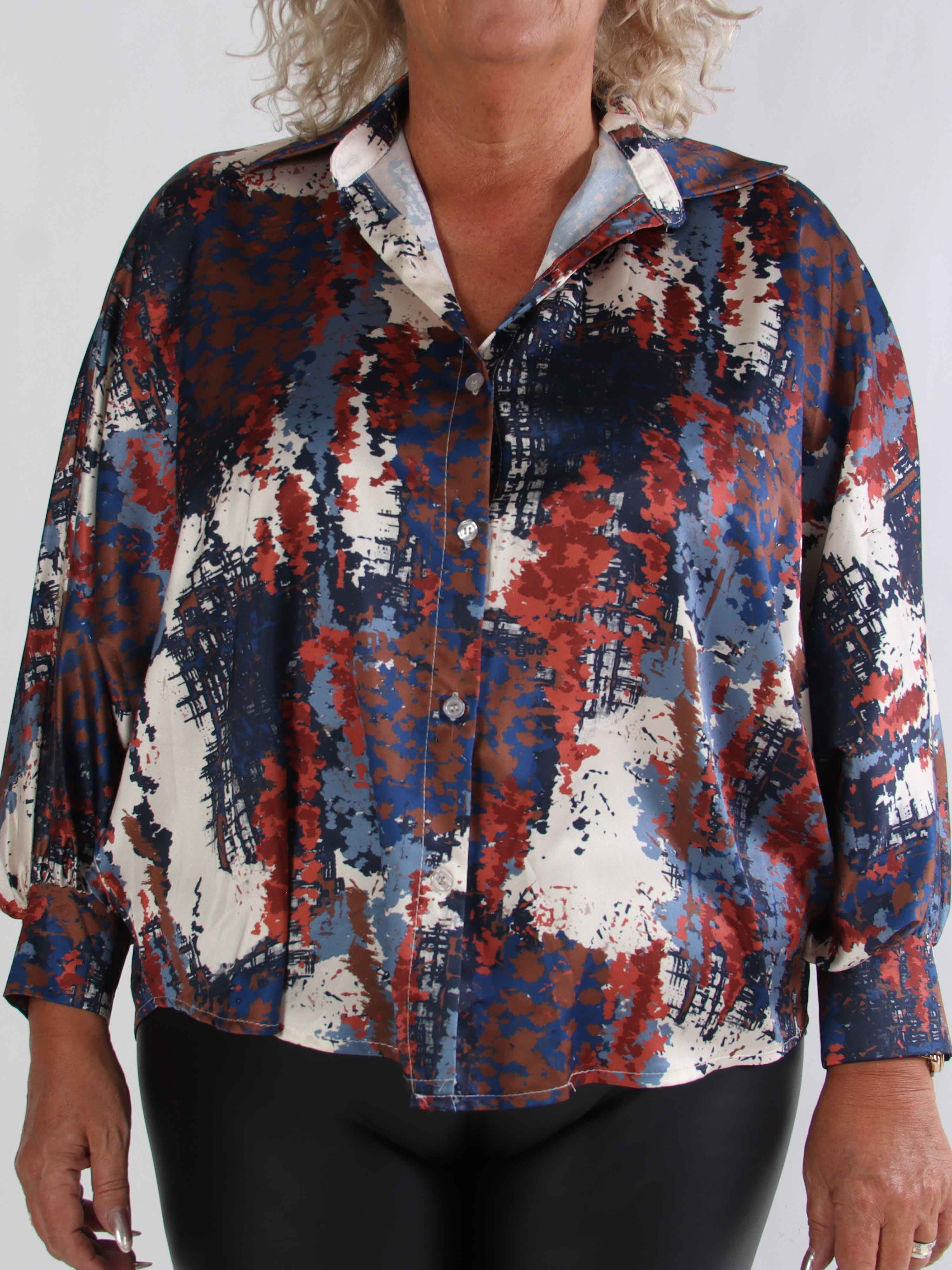 Feliciti Batik - Flerfarvet plus size skjorte med flagermusærmer