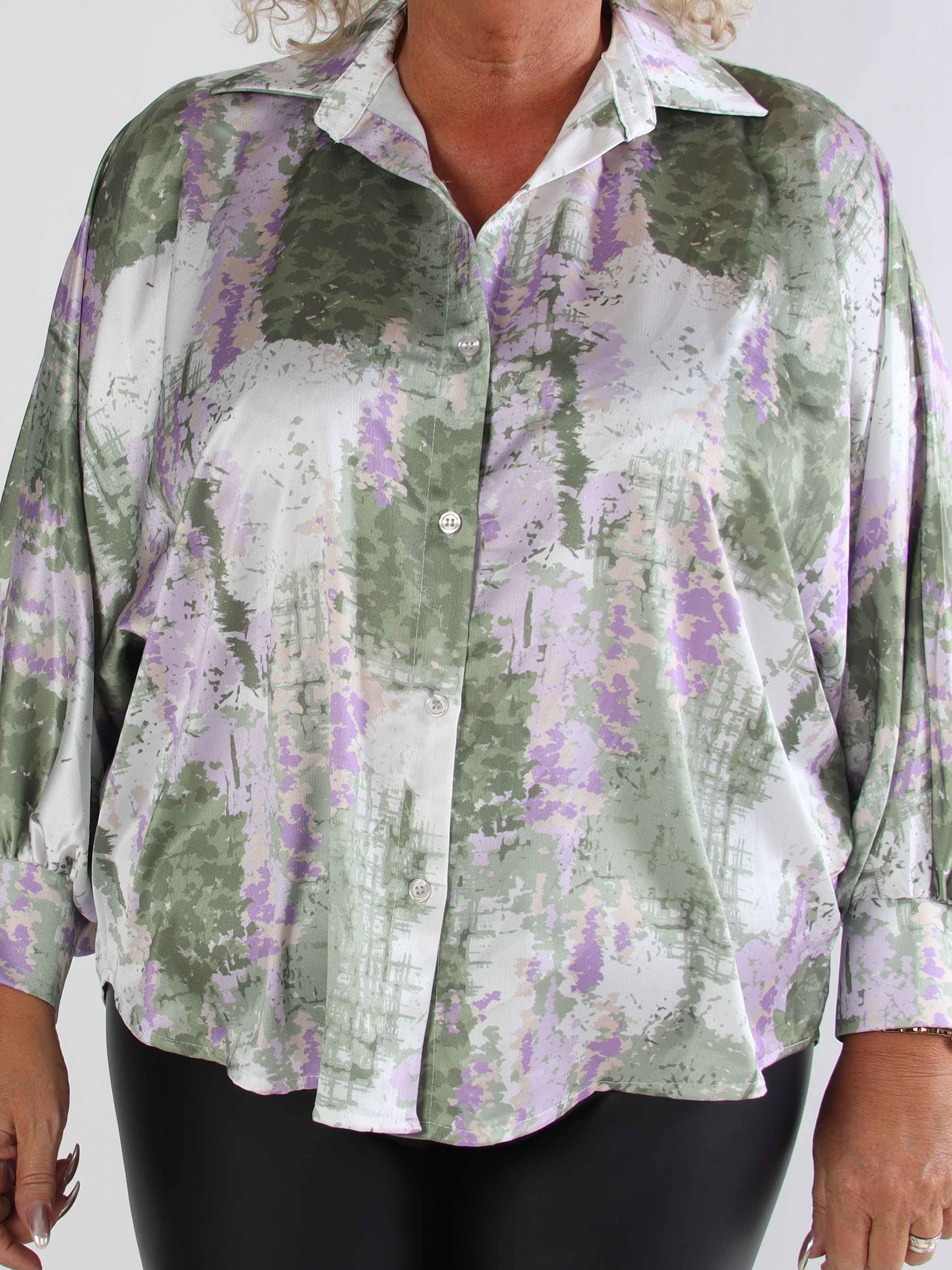 Feliciti Batik - Flerfarvet plus size skjorte med flagermusærmer