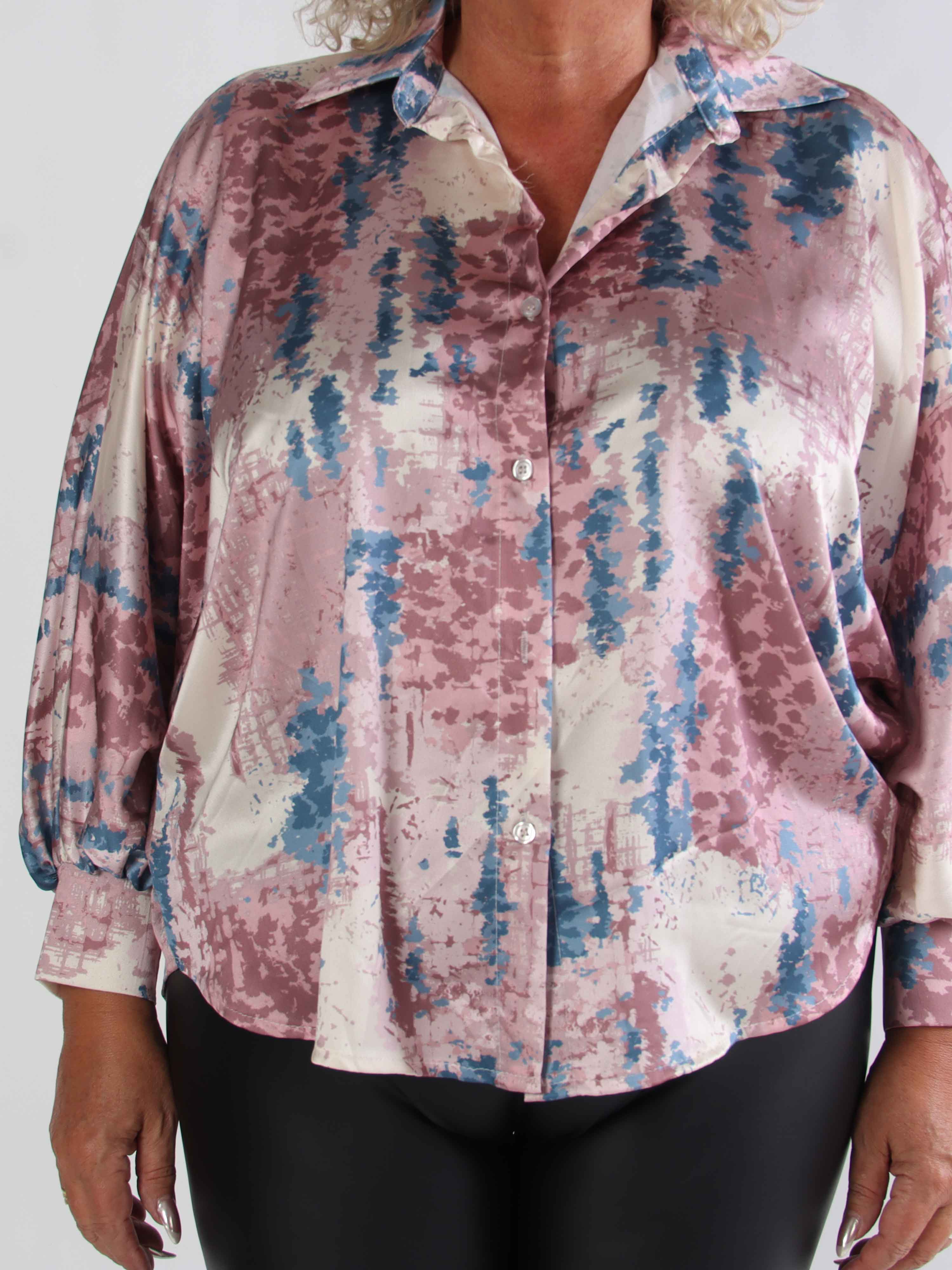 Feliciti Batik - Flerfarvet plus size skjorte med flagermusærmer