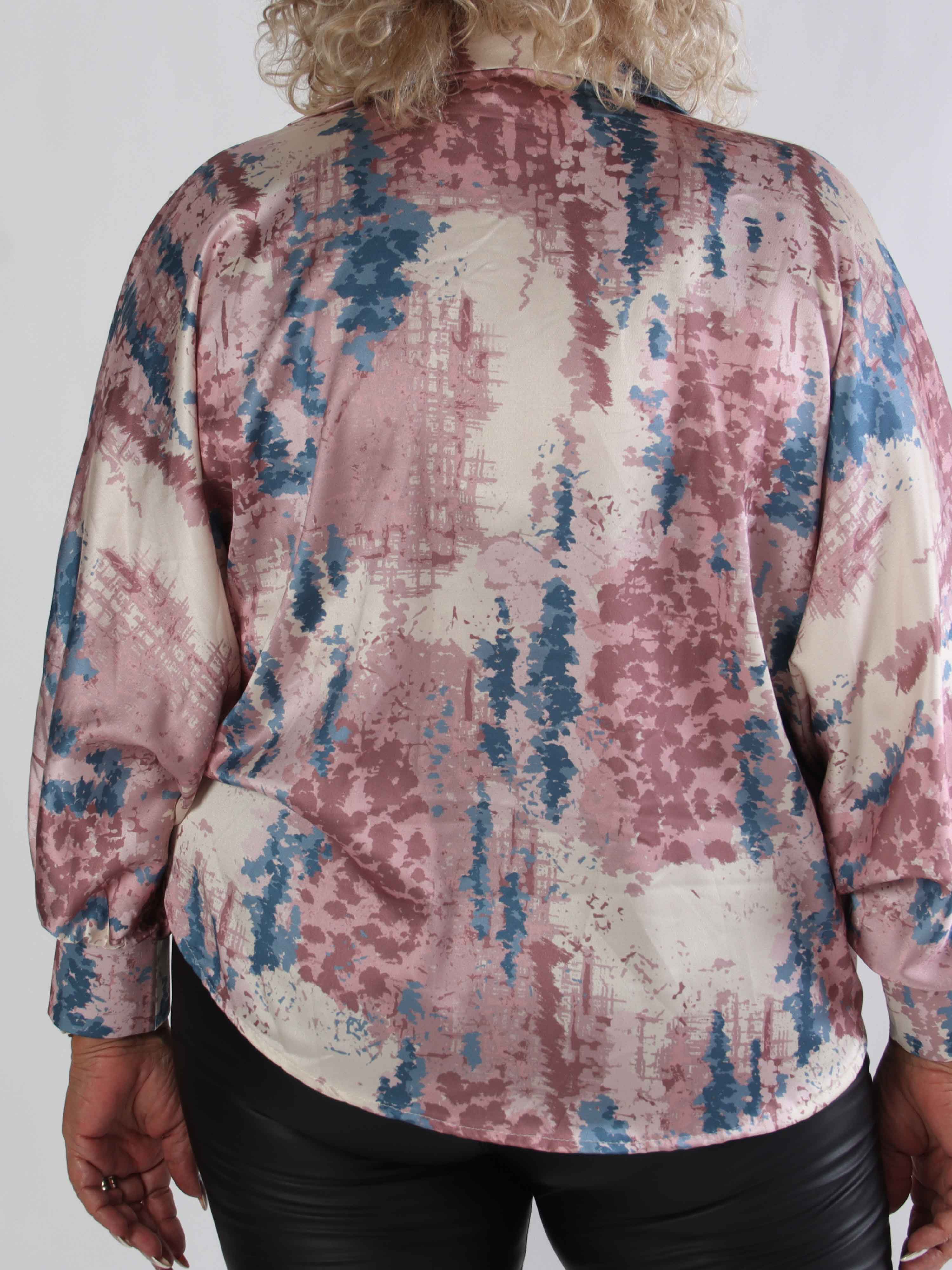 Feliciti Batik - Flerfarvet plus size skjorte med flagermusærmer