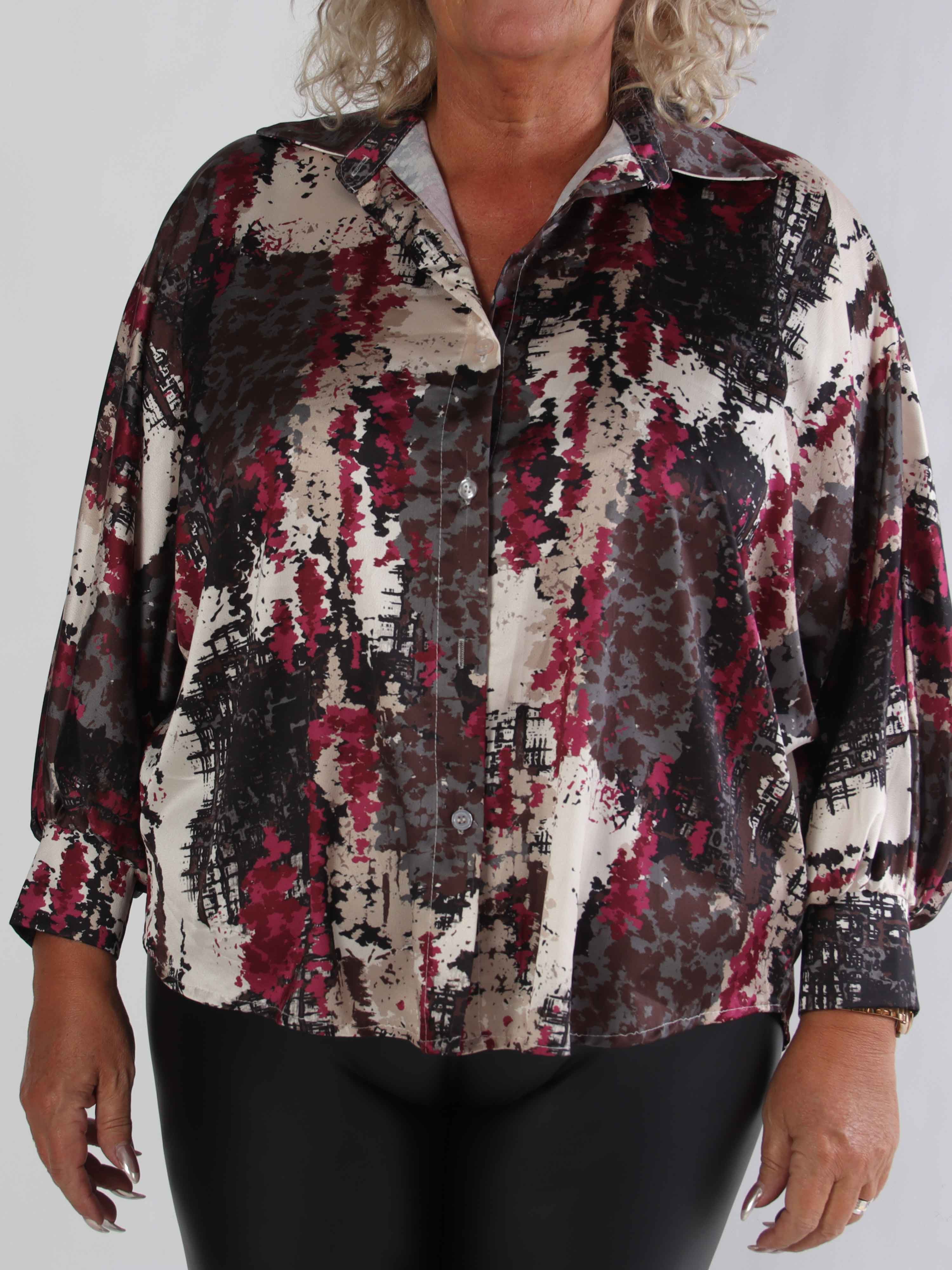 Feliciti Batik - Flerfarvet plus size skjorte med flagermusærmer