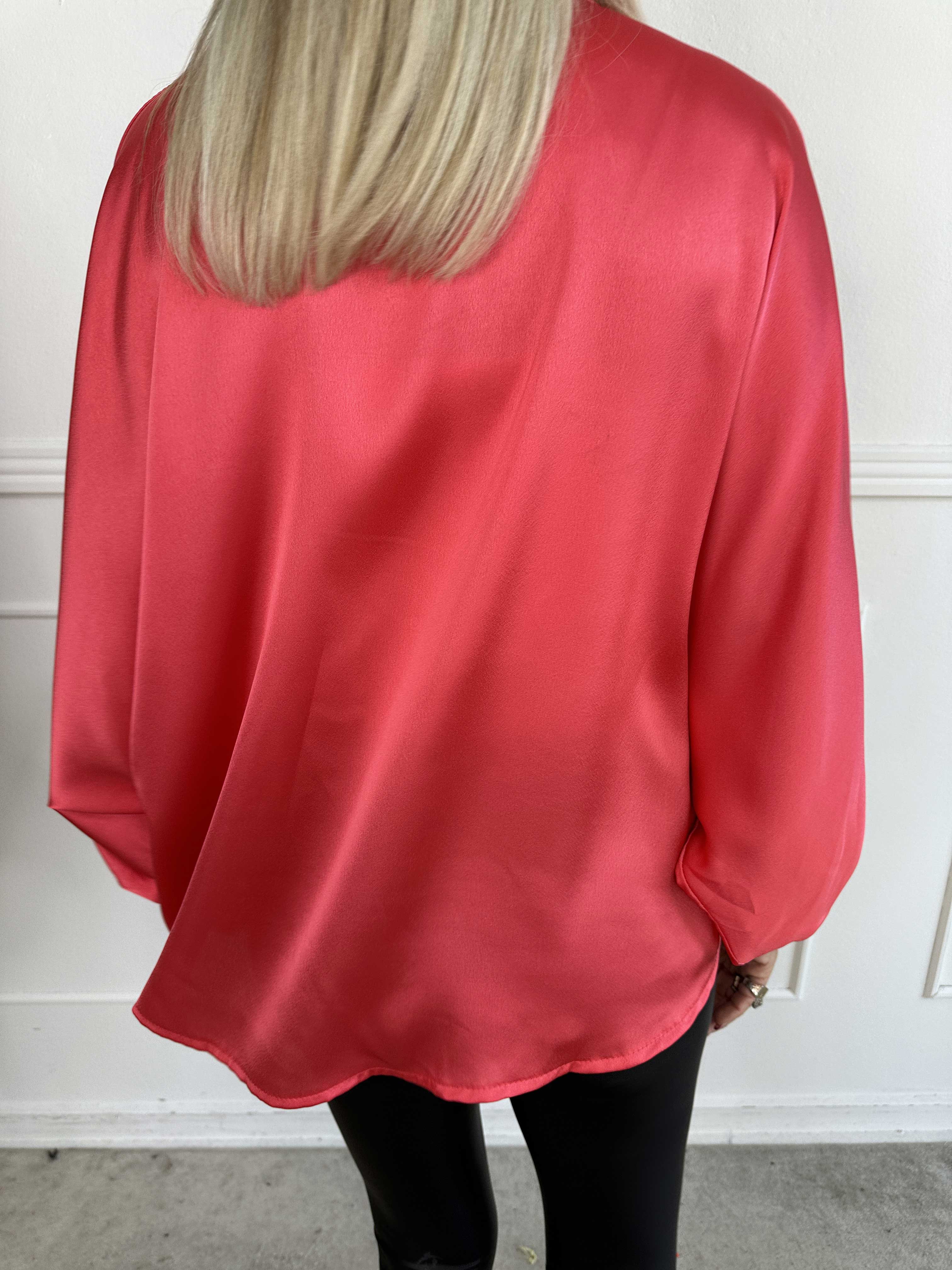 Feliciti - Shiny skjorte med flagermusærmer