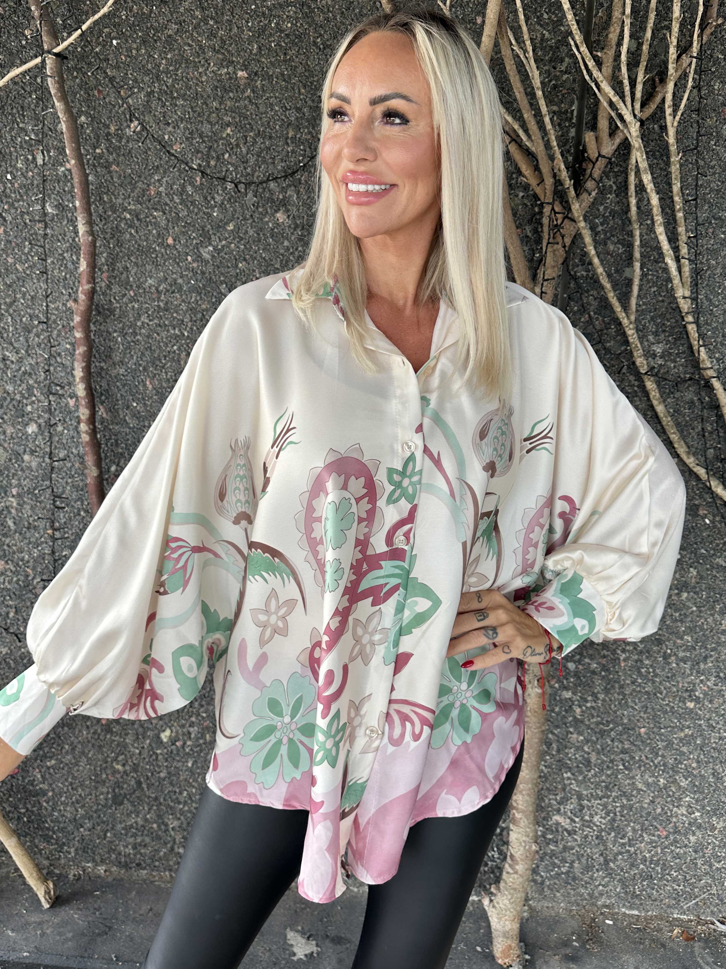 Feliciti Paisley - Mønstret skjorte med flagermusærmer